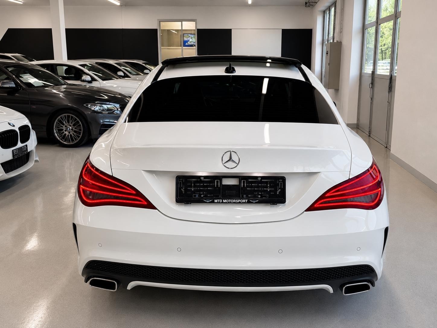 MERCEDES-BENZ CLA 200 AMG Line 7G-DCT-image-10