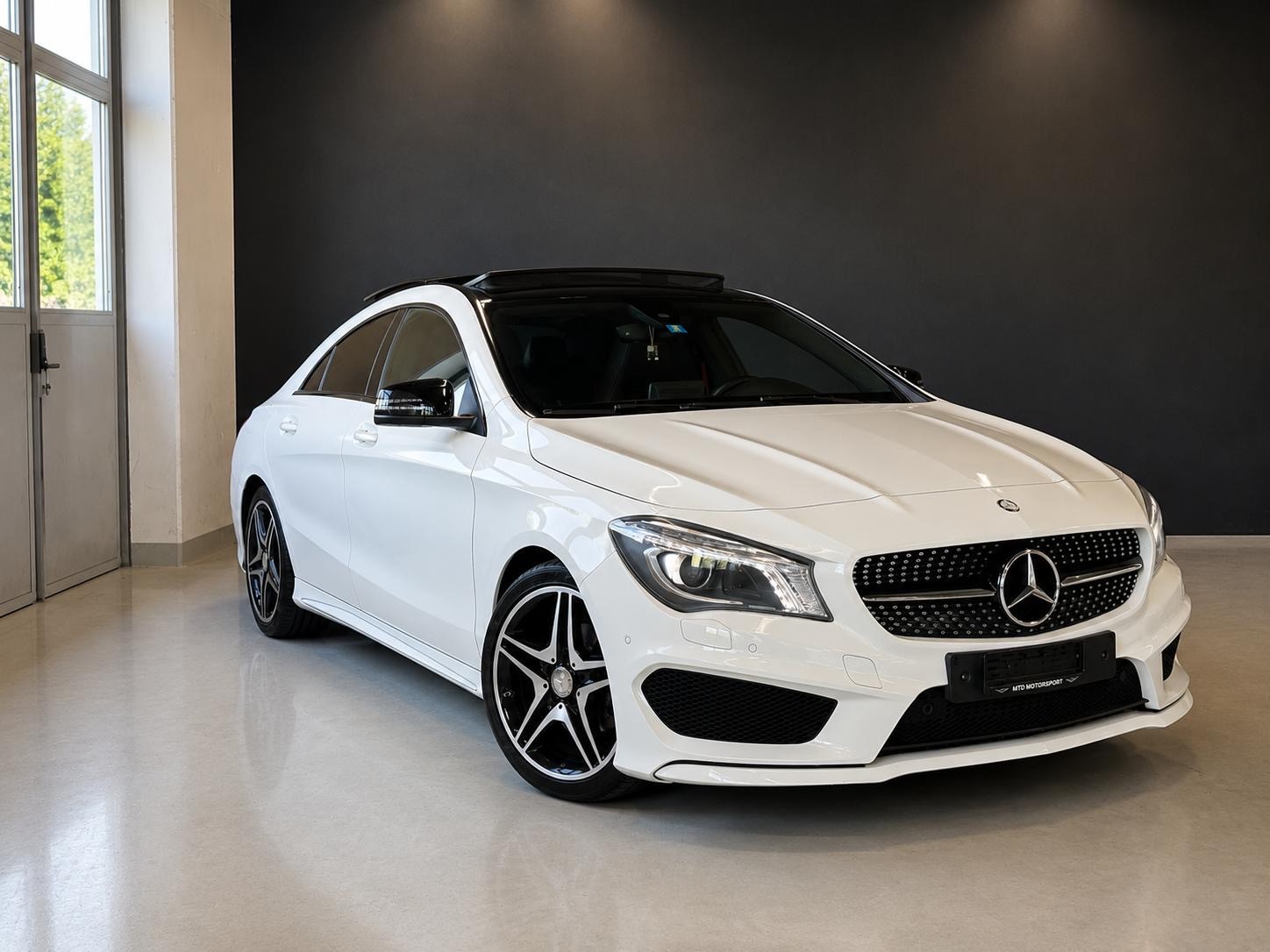 MERCEDES-BENZ CLA 200 AMG Line 7G-DCT-image-3