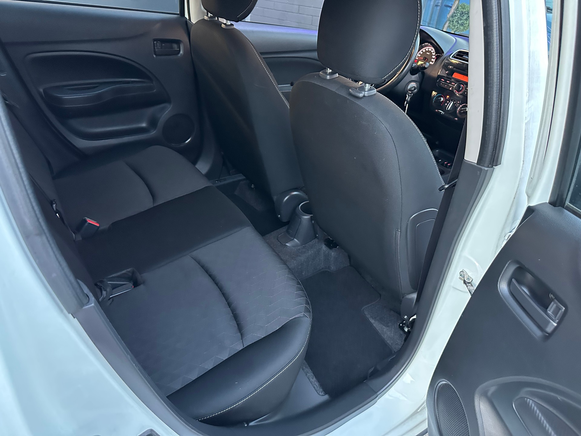 MITSUBISHI Space Star 1.2 CVT Diamond-image-16