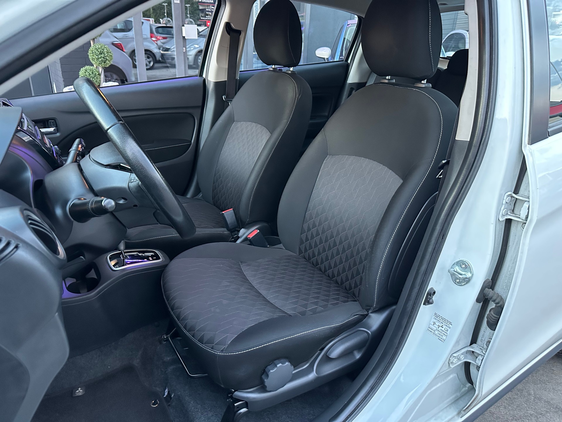 MITSUBISHI Space Star 1.2 CVT Diamond-image-10