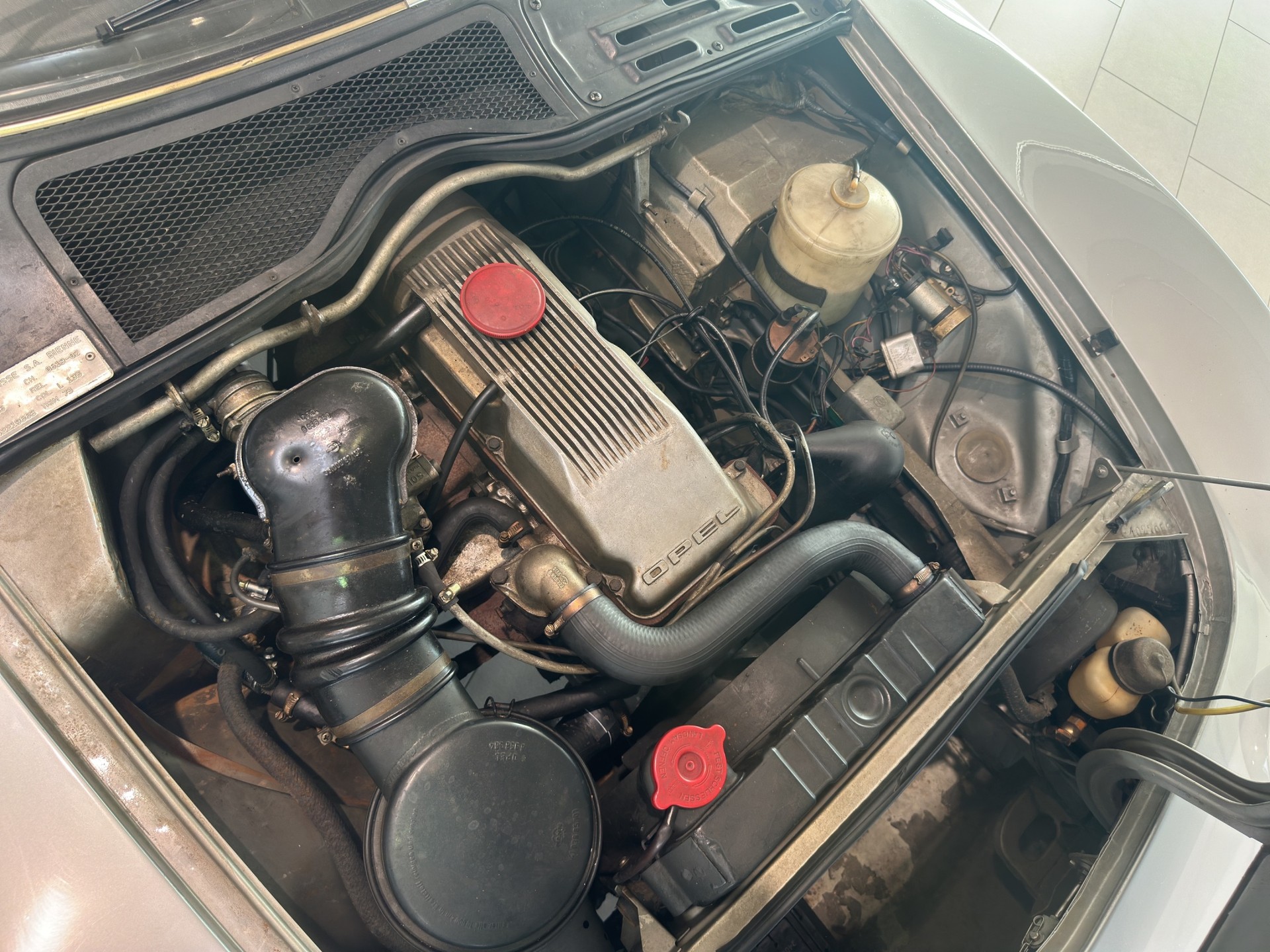 OPEL 1900 GT-showroom-element-1