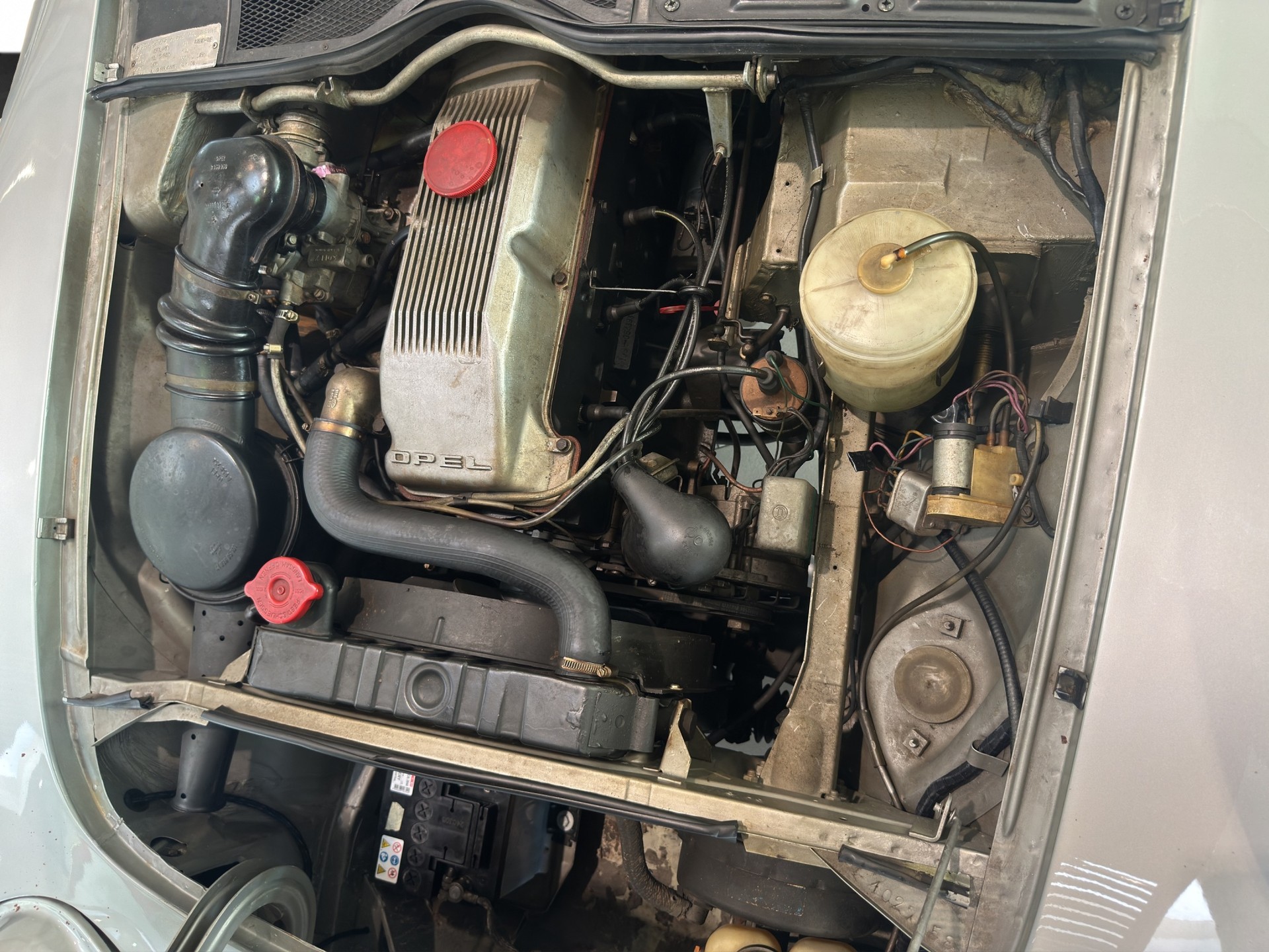 OPEL 1900 GT-showroom-element-3