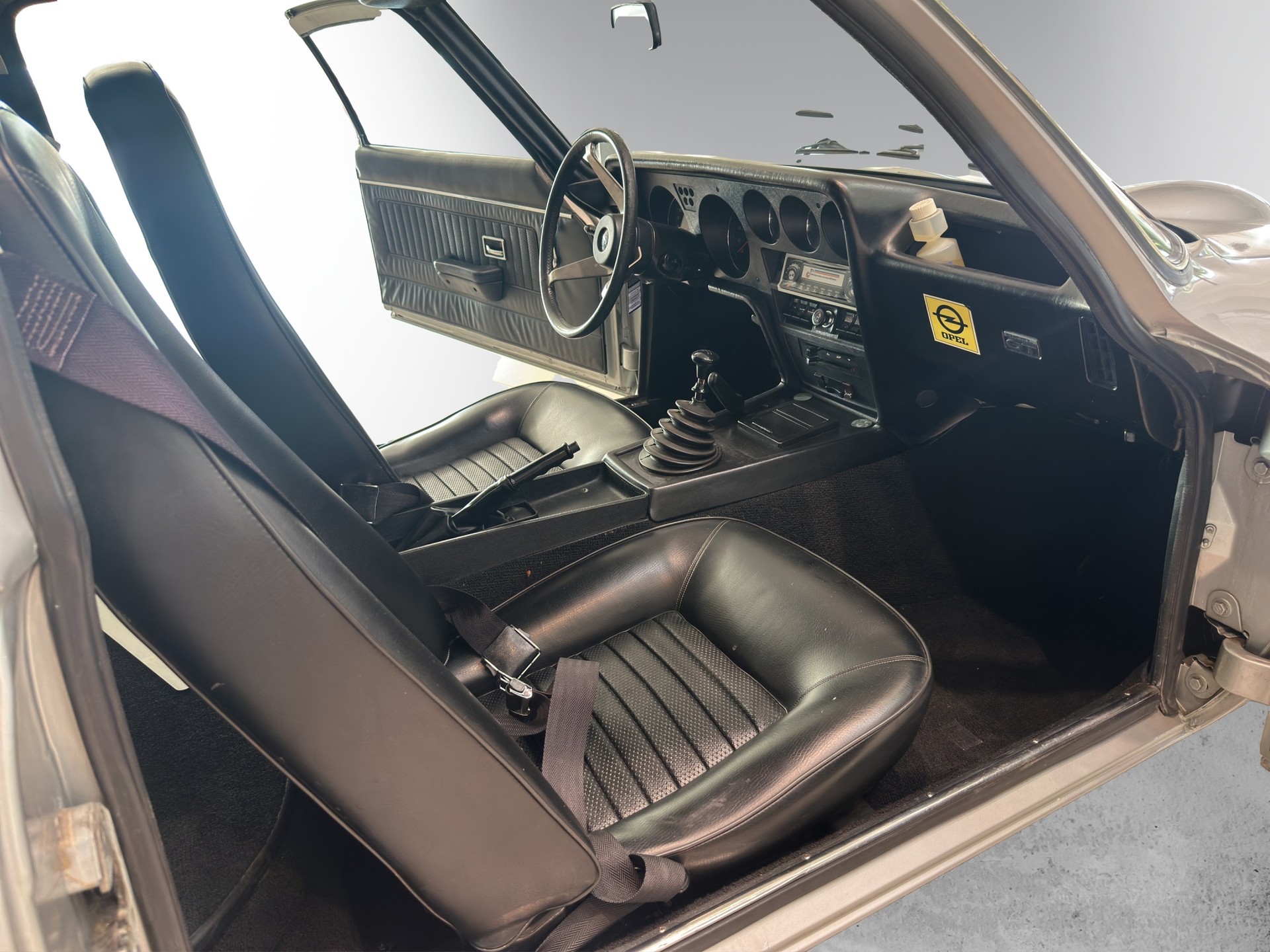 OPEL 1900 GT-image-8