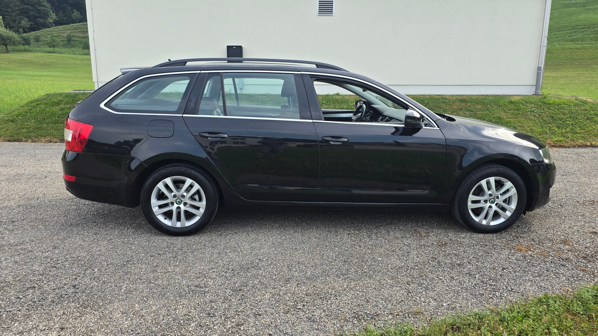 SKODA 1.8 TSI Elegance 4x4 DSG-image-0