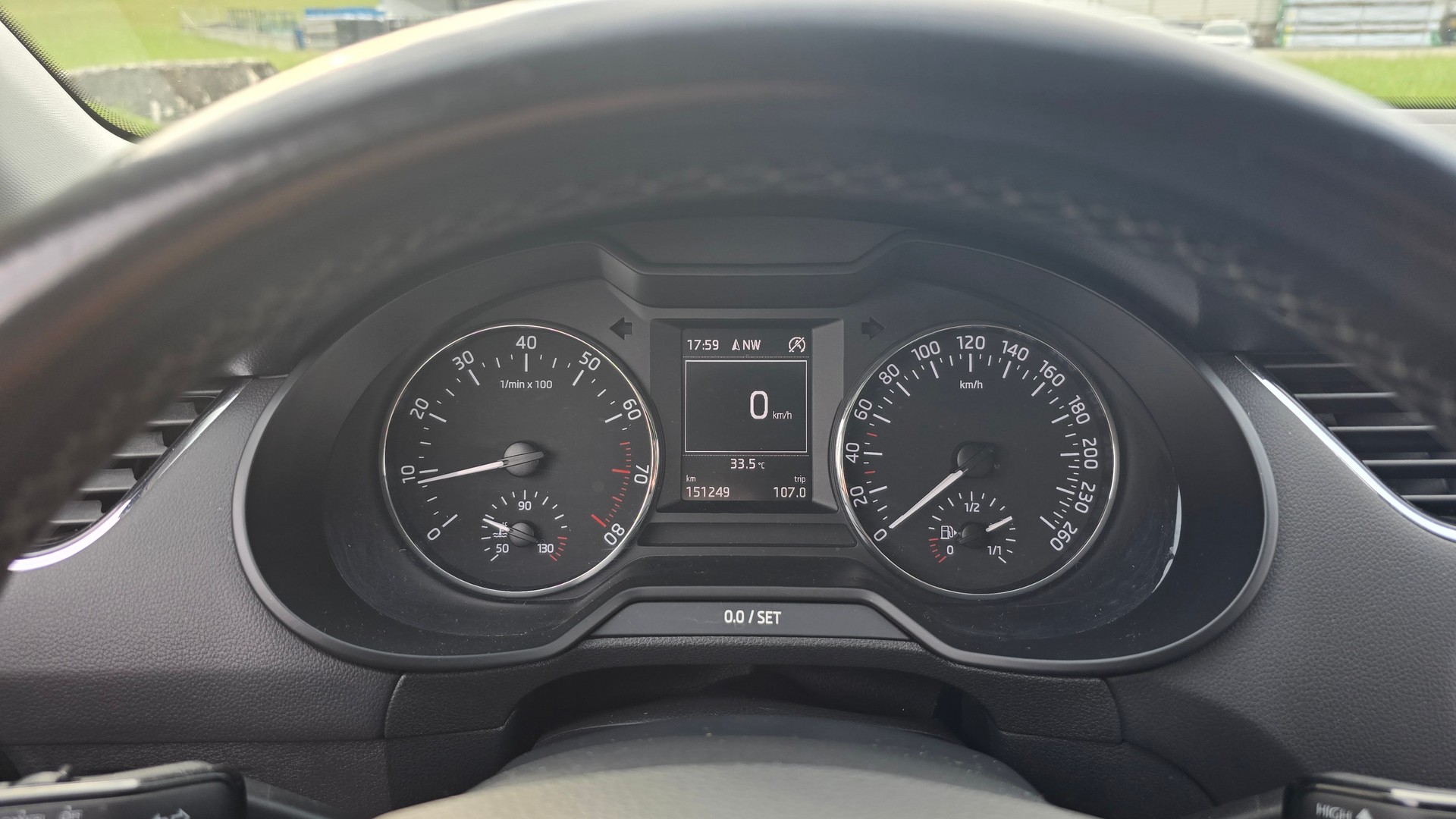 SKODA 1.8 TSI Elegance 4x4 DSG-image-4