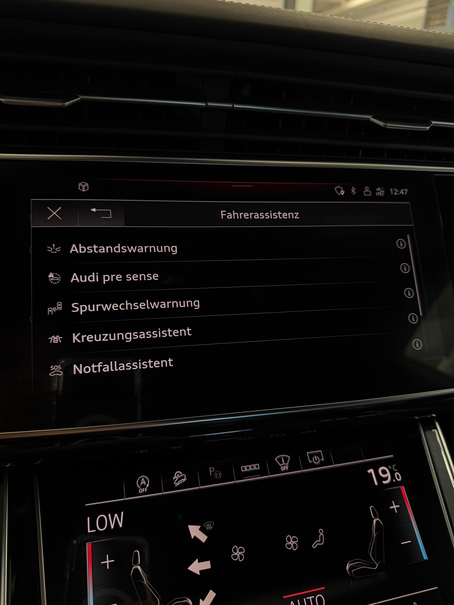 AUDI Q8 55 TFSI Black Edition quattro tiptronic-image-12