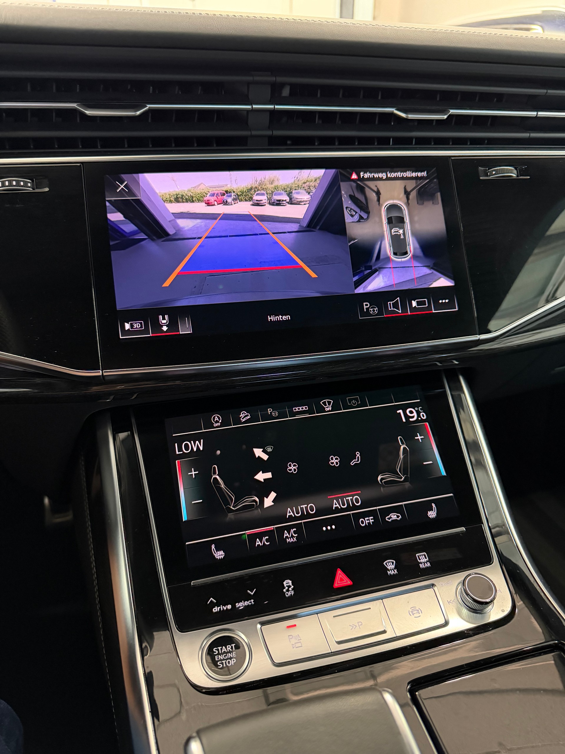AUDI Q8 55 TFSI Black Edition quattro tiptronic-image-10