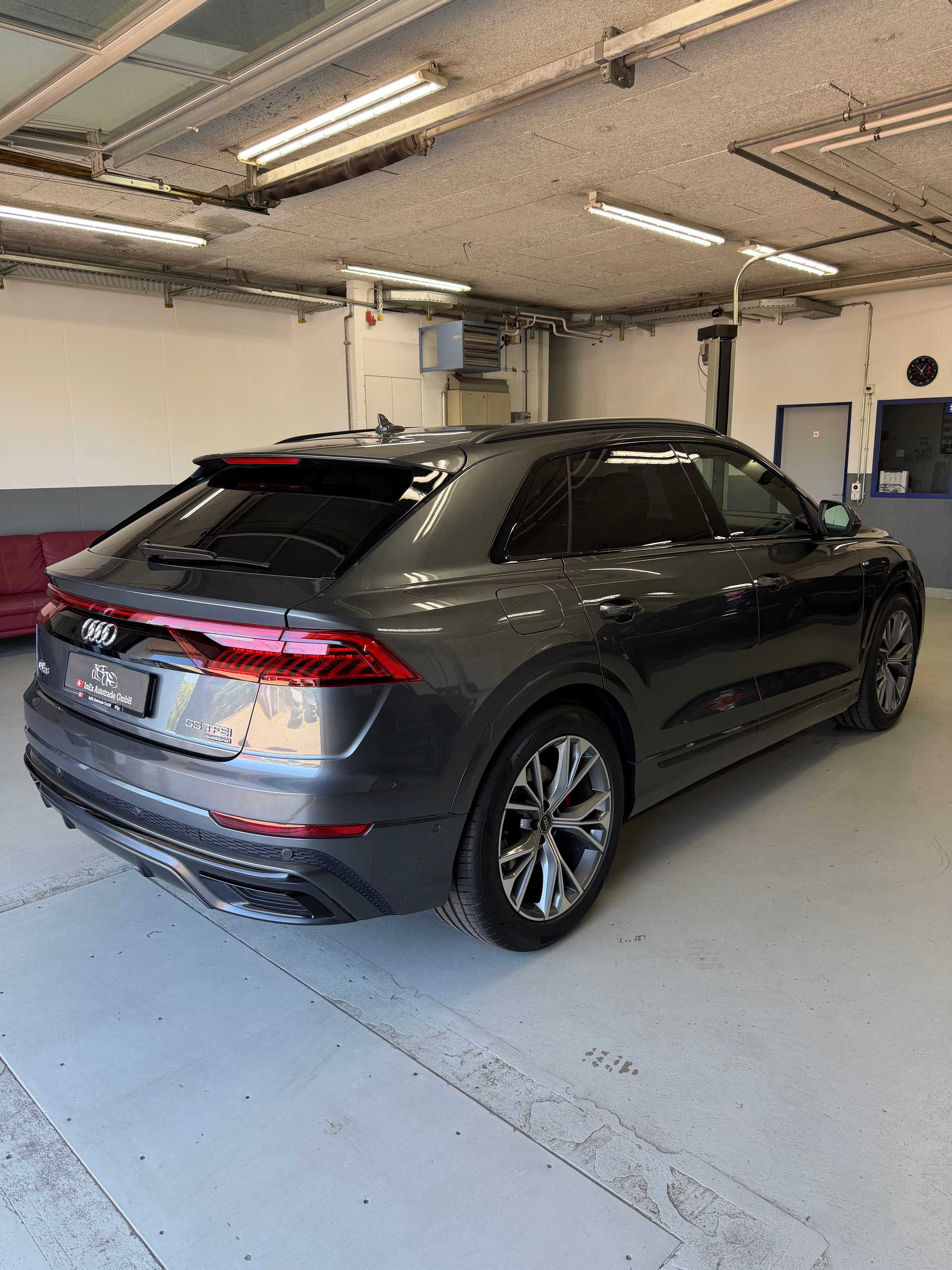 AUDI Q8 55 TFSI Black Edition quattro tiptronic-image-4