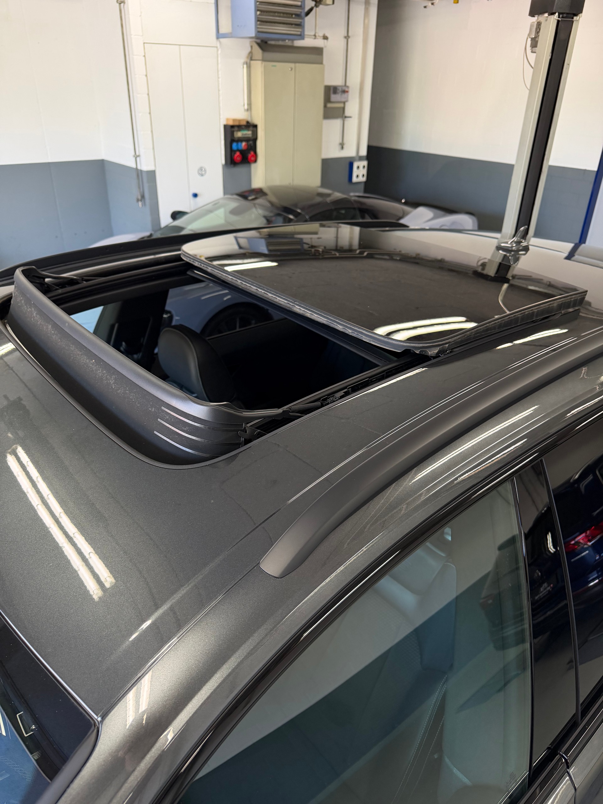 AUDI Q8 55 TFSI Black Edition quattro tiptronic-image-6