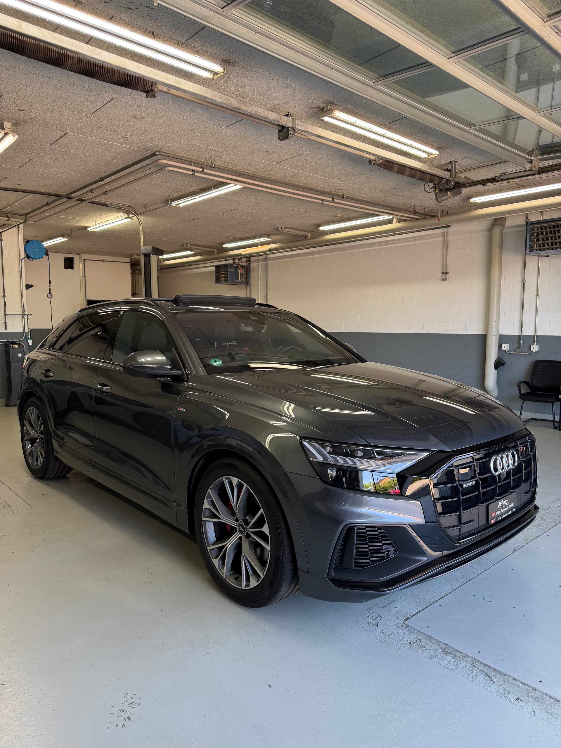 AUDI Q8 55 TFSI Black Edition quattro tiptronic-image-3