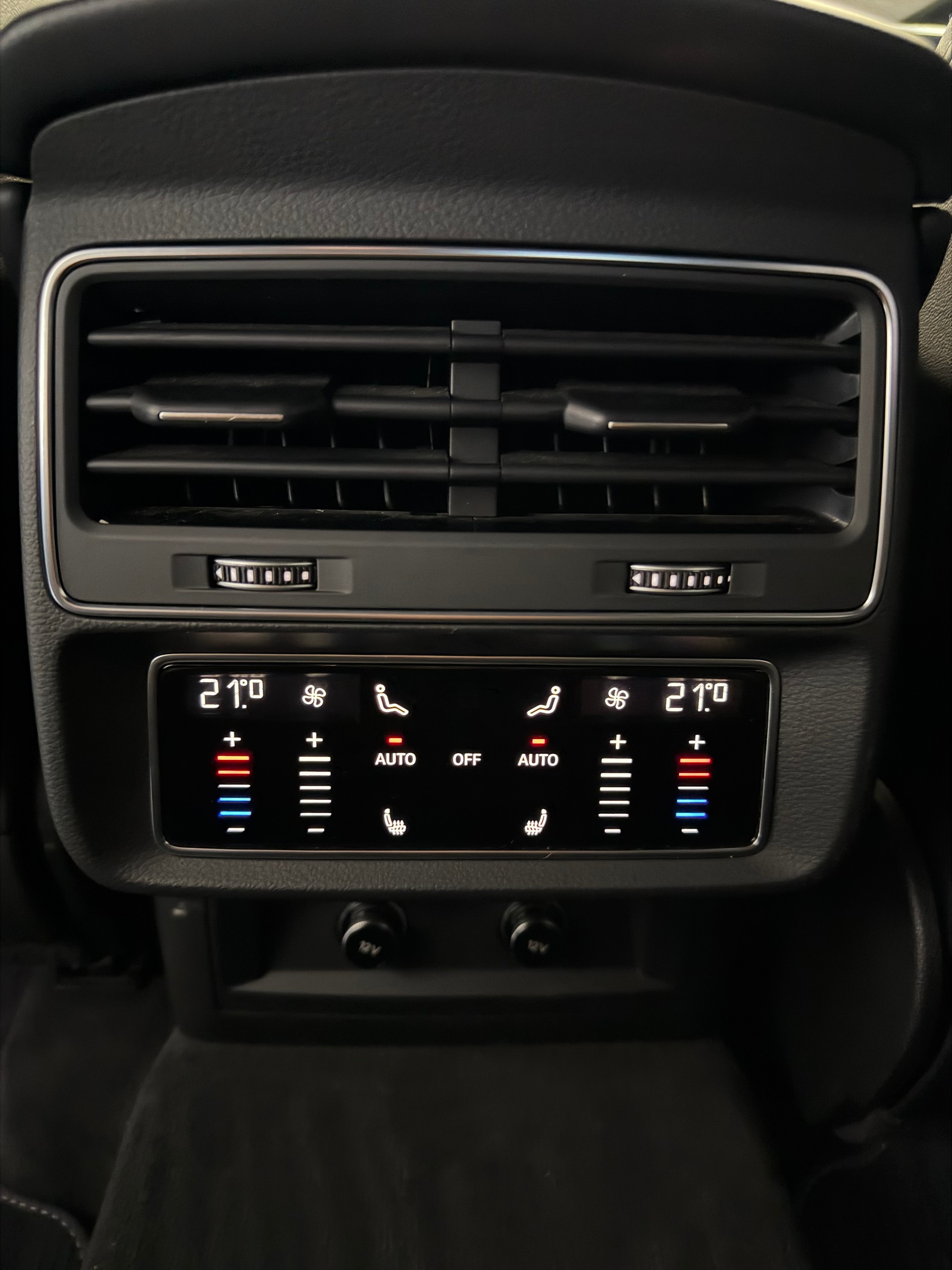 AUDI Q8 55 TFSI Black Edition quattro tiptronic-image-15