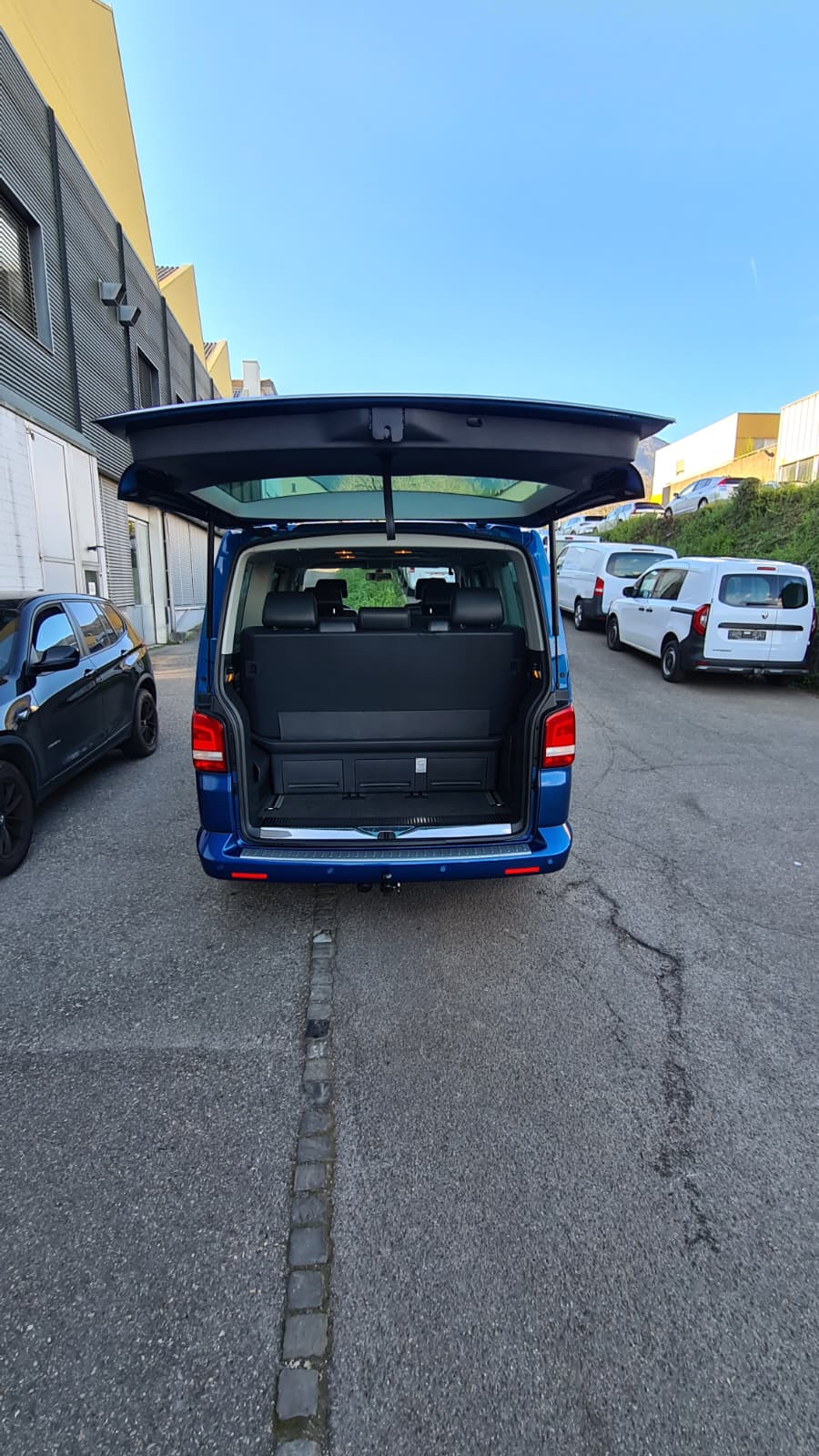 VW T5 Multivan 2.0 Bi-TDI CR Highline 4Motion DSG ** 180 PS ** Voll-Leder ** 7-Plätzer ** Gr-Navi ** RF-Kamera ** Anh-Kupplung **-image-8
