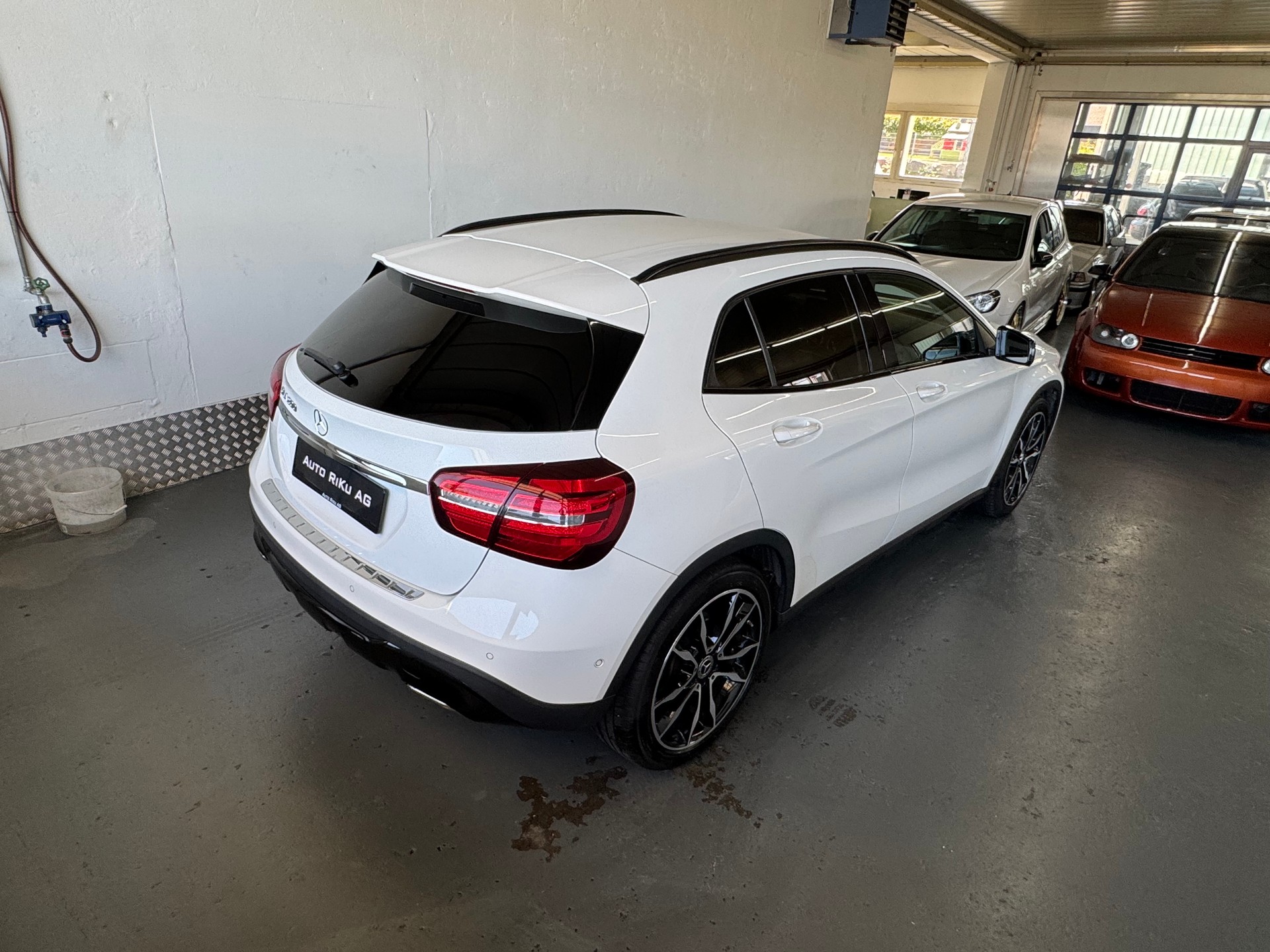 MERCEDES-BENZ GLA 200 Night Star 7G-DCT-image-9