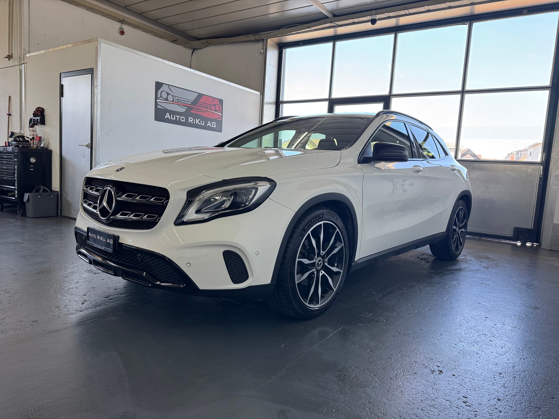 MERCEDES-BENZ GLA 200 Night Star 7G-DCT-image-7