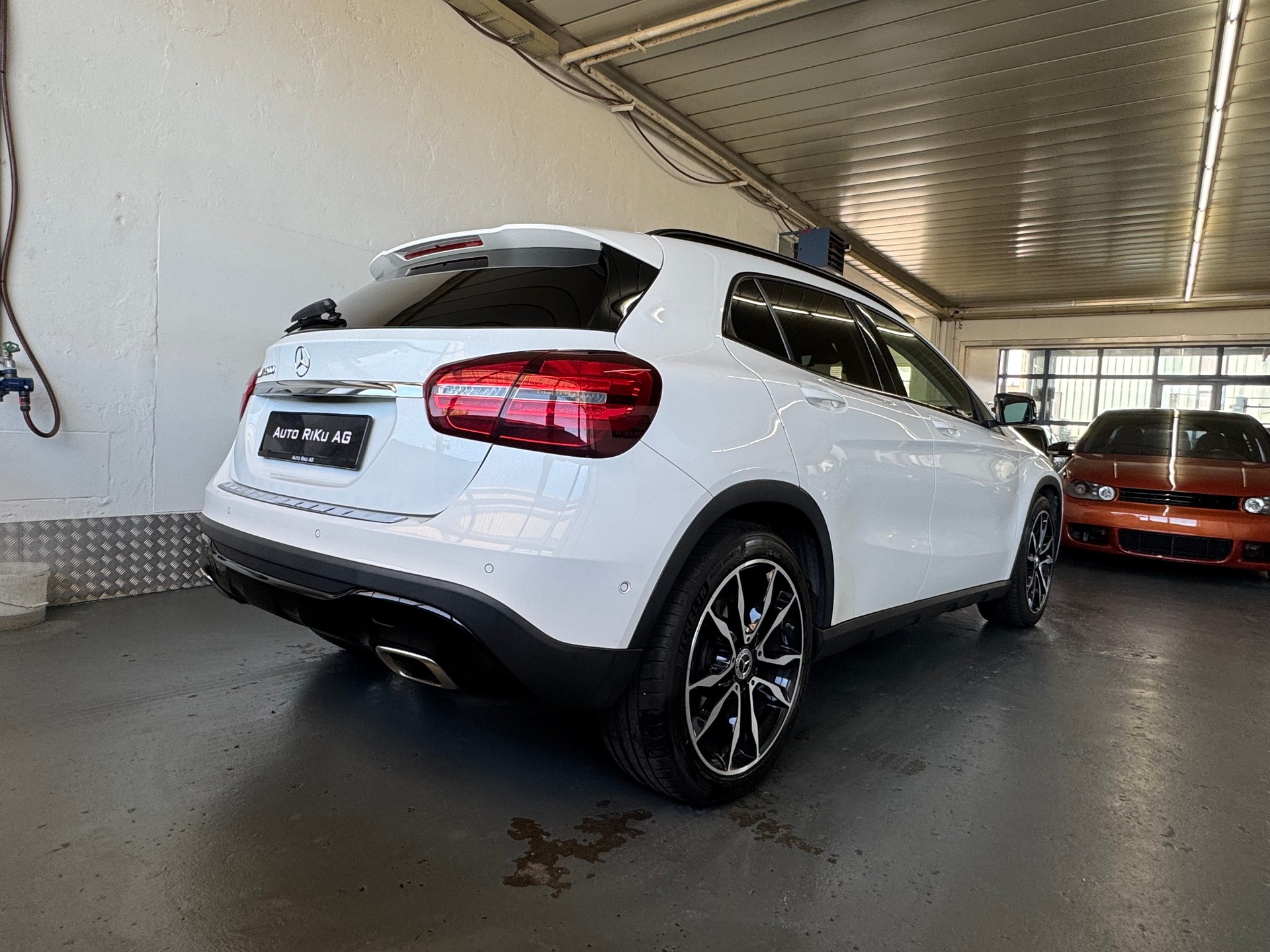 MERCEDES-BENZ GLA 200 Night Star 7G-DCT-image-10
