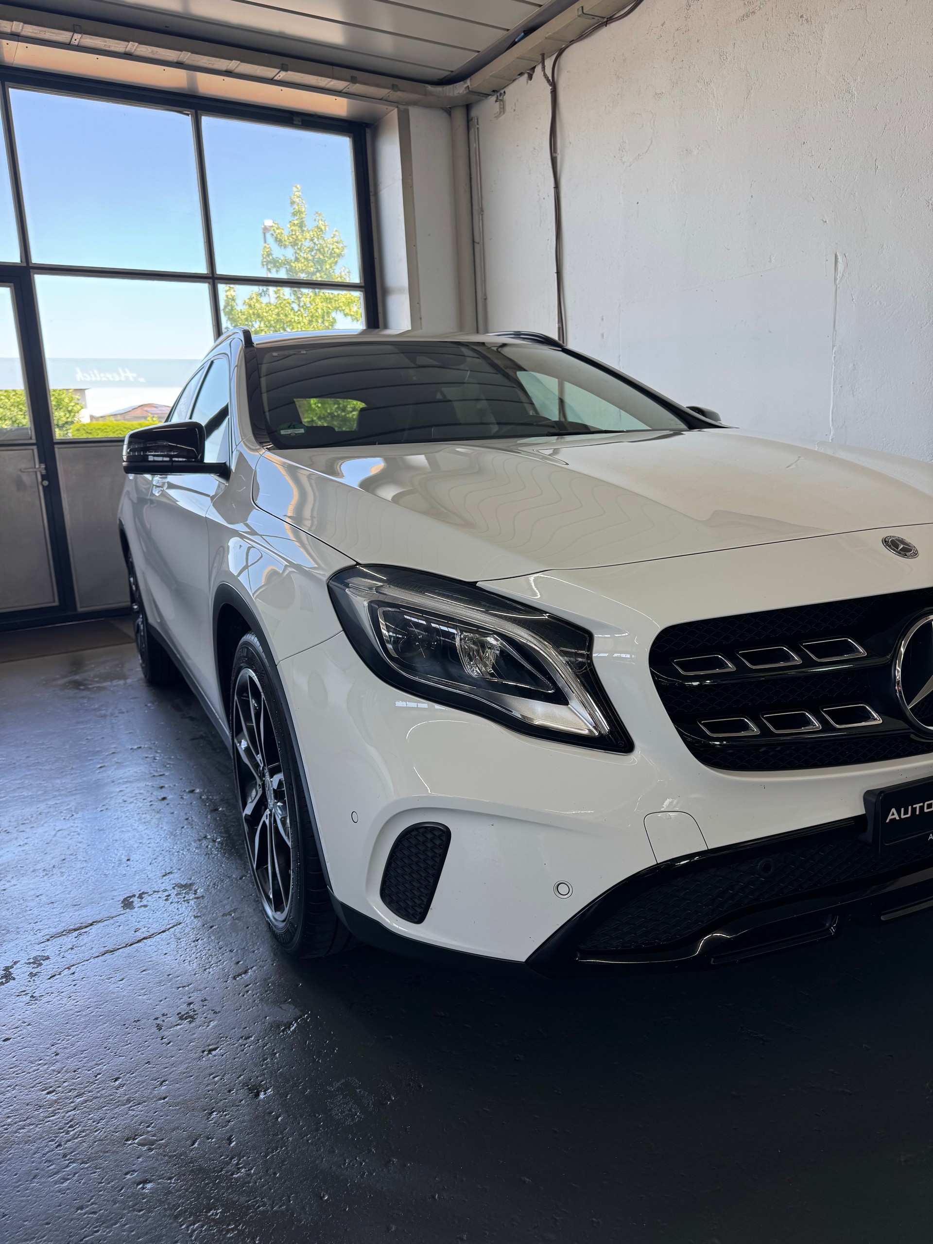 MERCEDES-BENZ GLA 200 Night Star 7G-DCT-image-2
