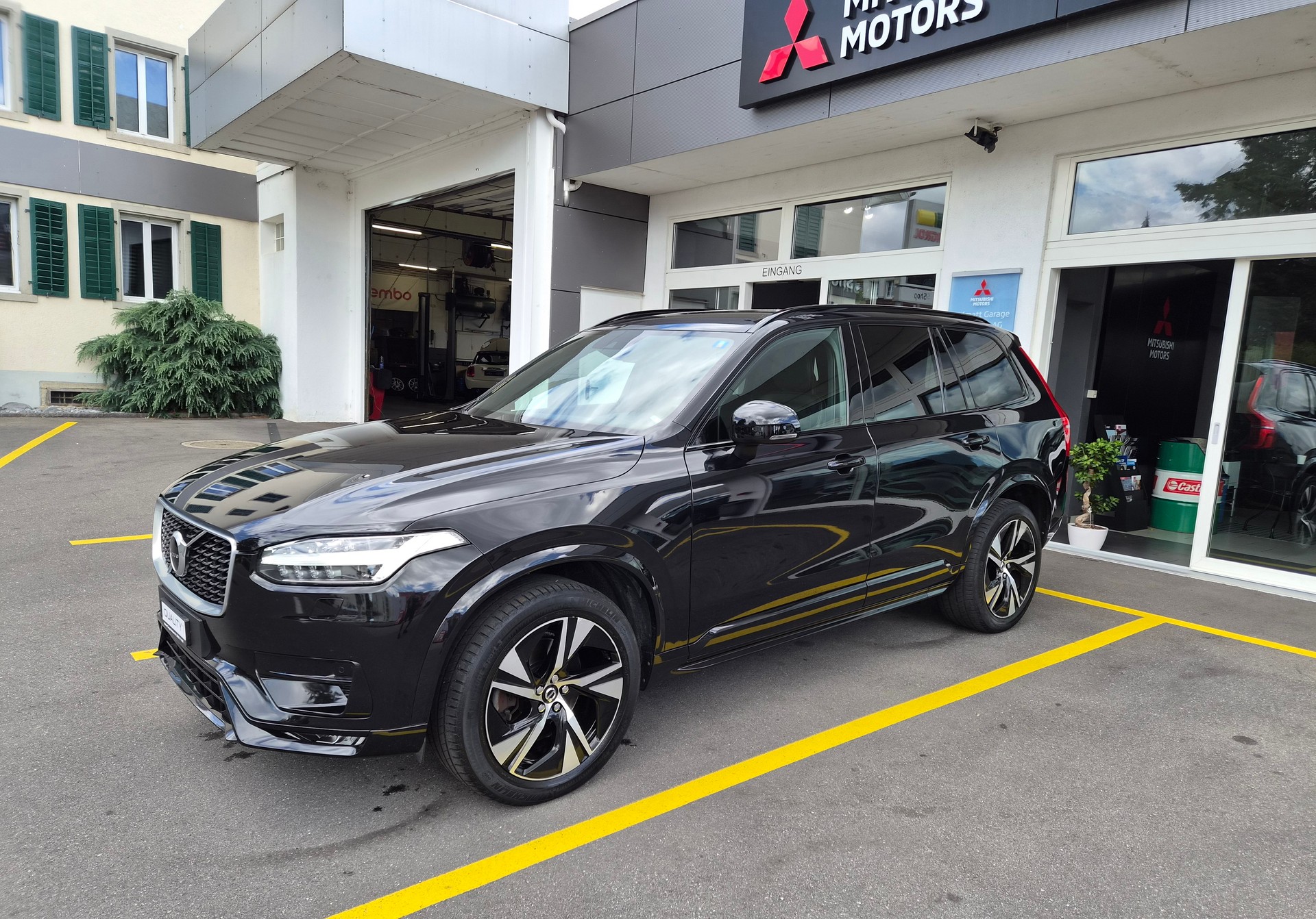 VOLVO XC90 B5 Diesel Mild Hybrid AWD R-Design Geartronic-image-2