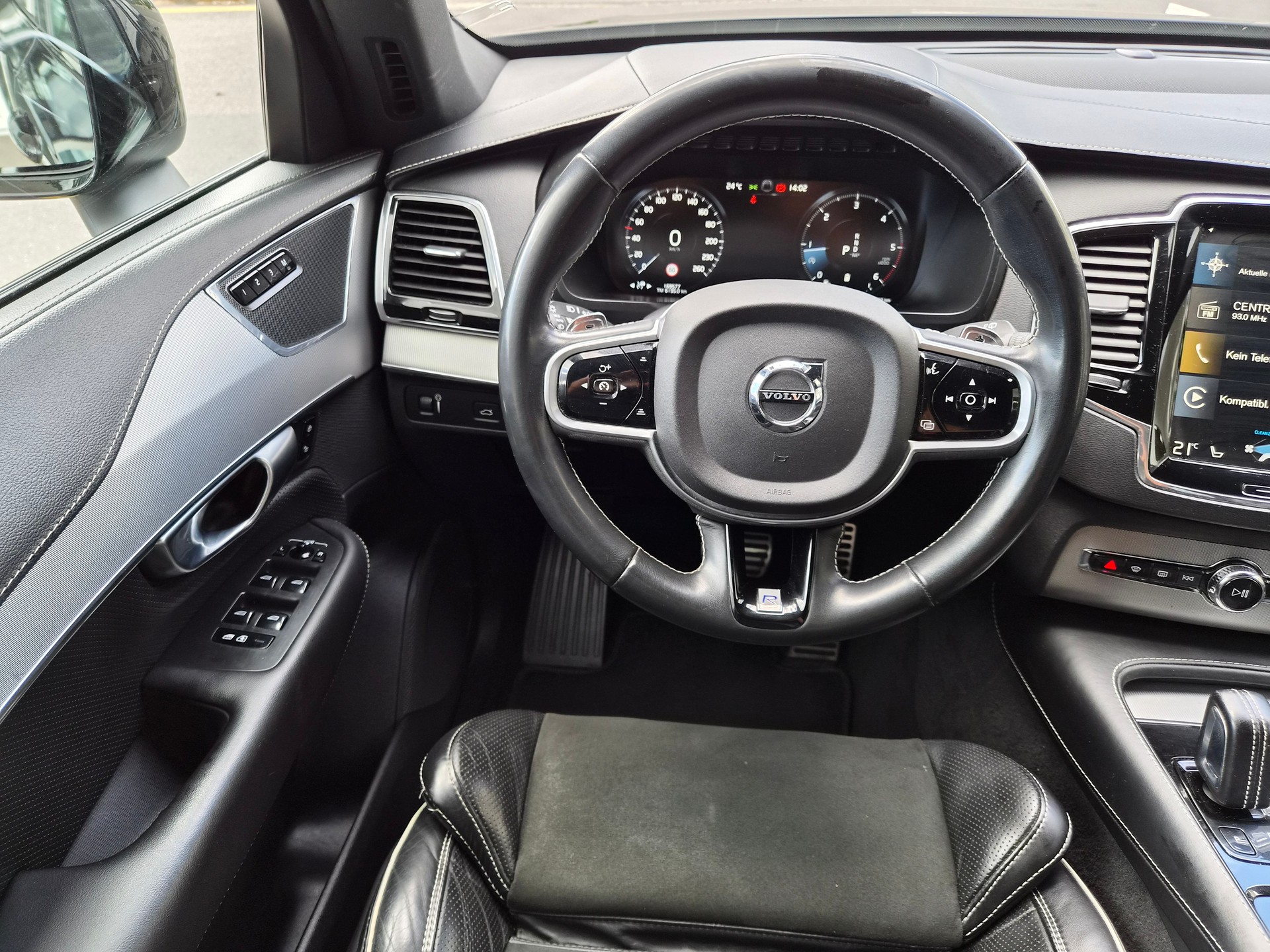 VOLVO XC90 B5 Diesel Mild Hybrid AWD R-Design Geartronic-image-11