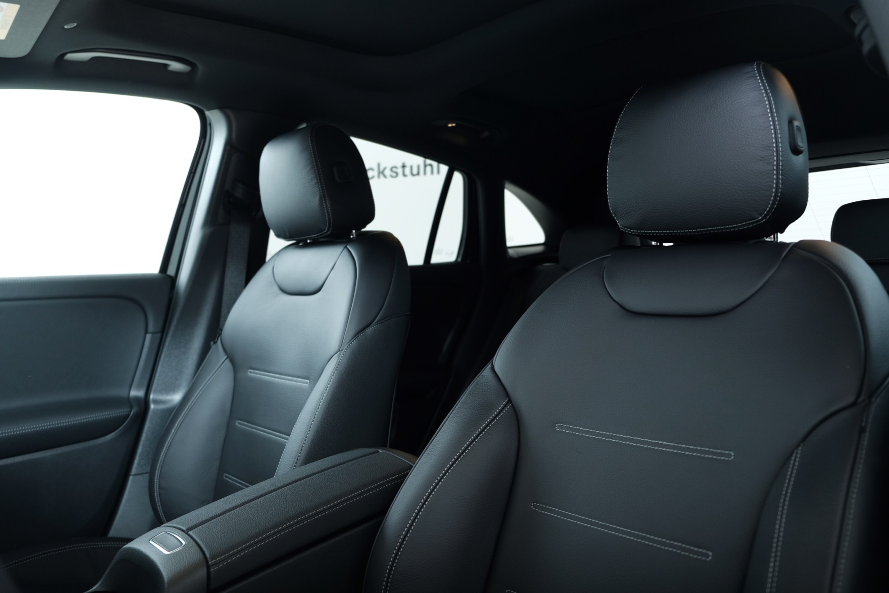 MERCEDES-BENZ GLA 250 4Matic 8G-DCT Swiss Star-image-10