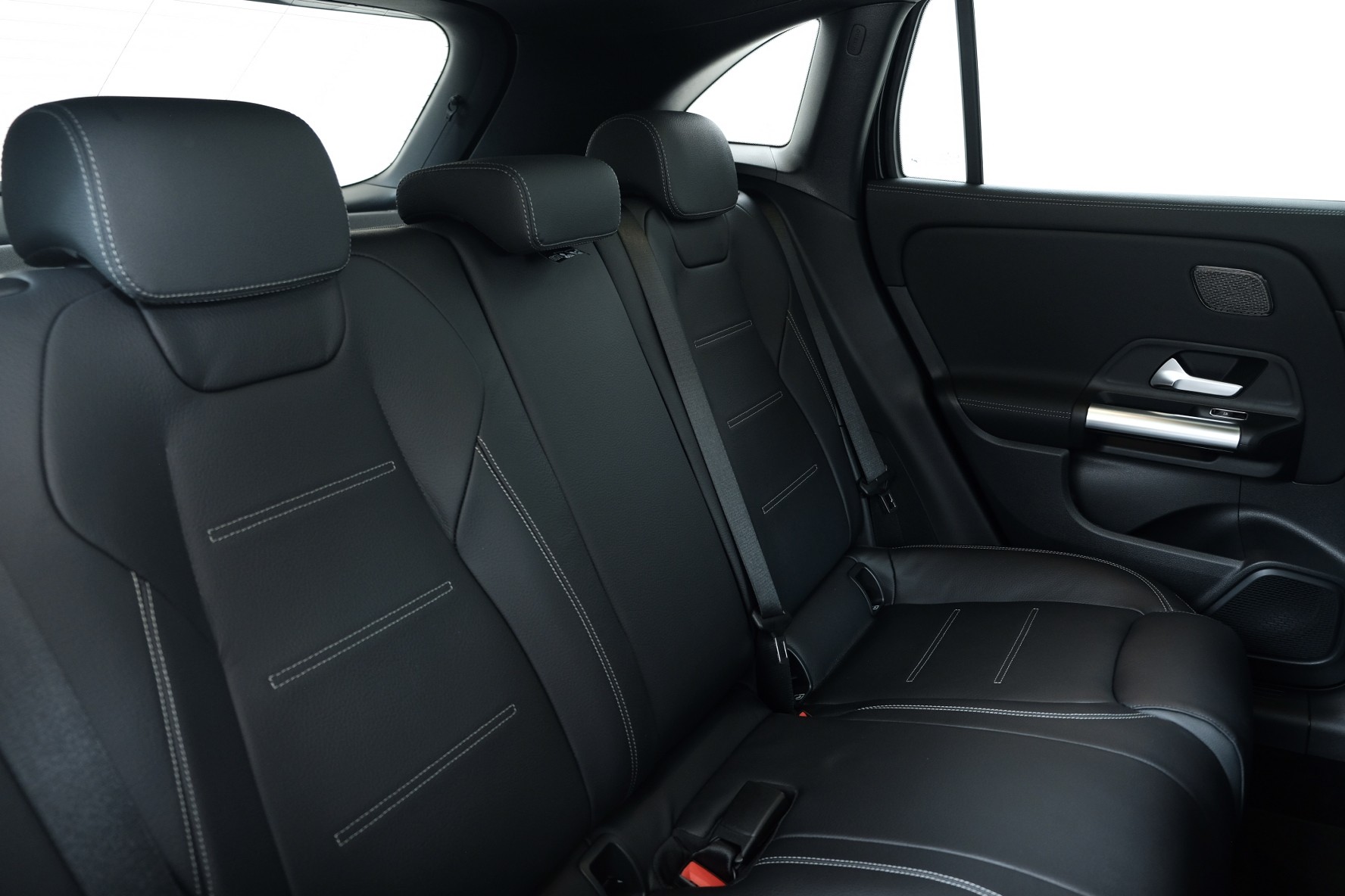 MERCEDES-BENZ GLA 250 4Matic 8G-DCT Swiss Star-image-12