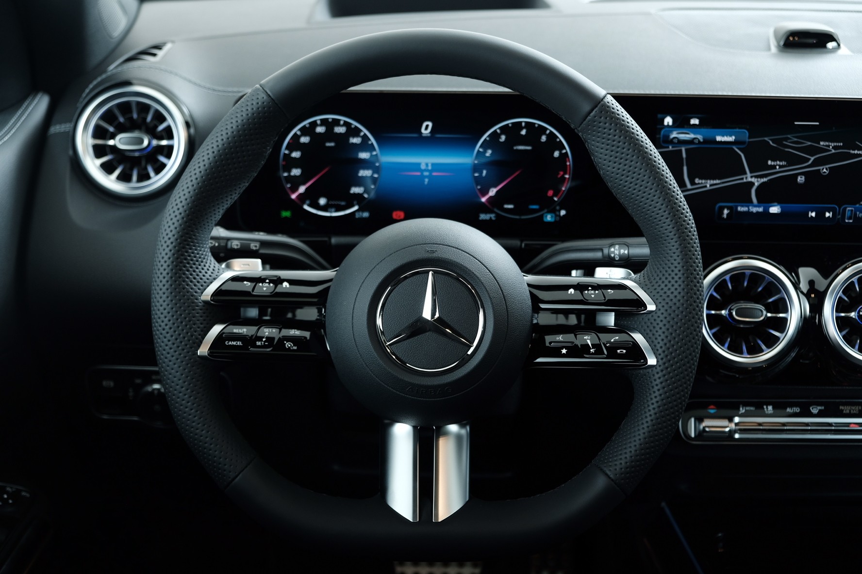 MERCEDES-BENZ GLA 250 4Matic 8G-DCT Swiss Star-image-7