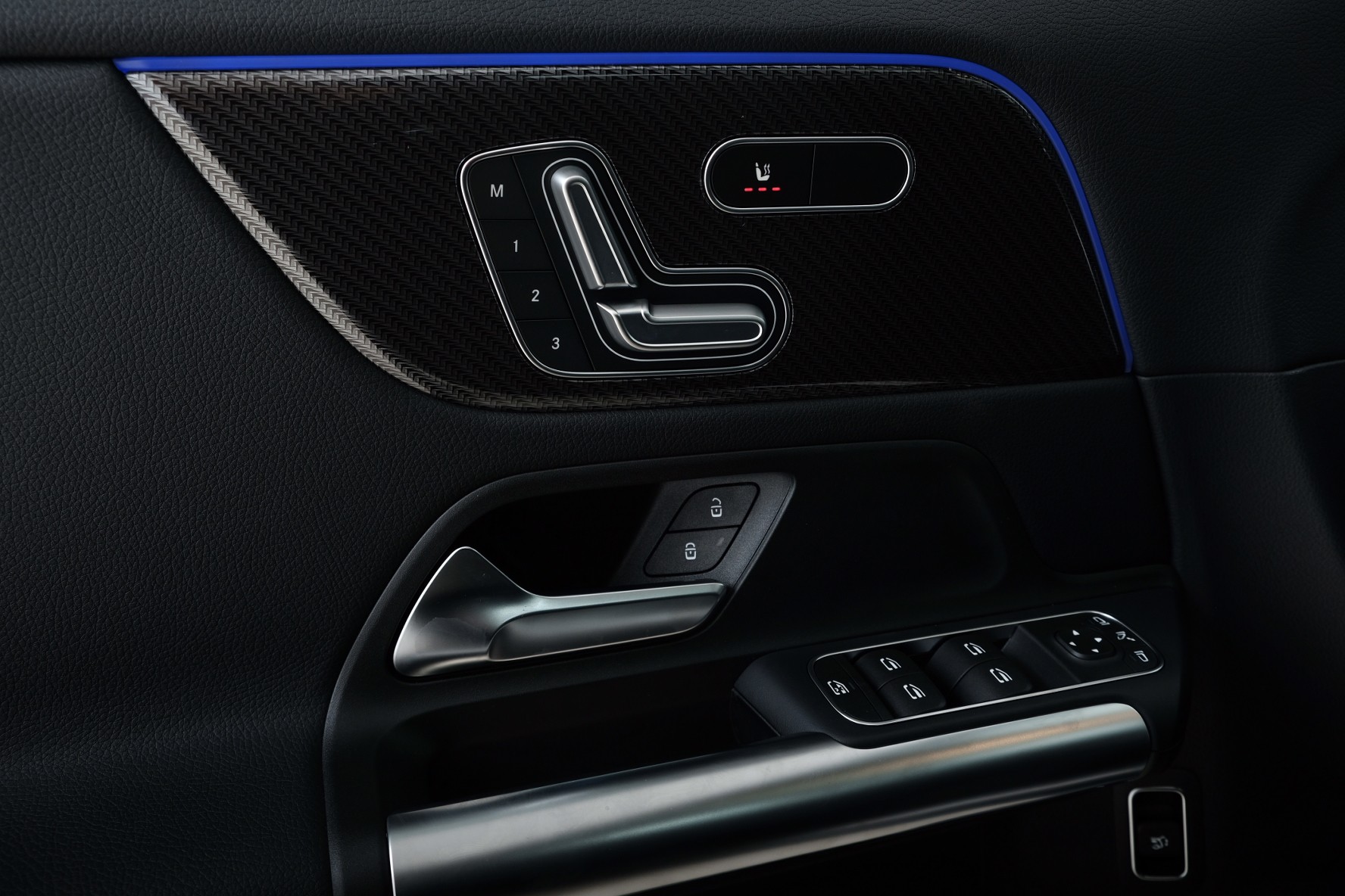 MERCEDES-BENZ GLA 250 4Matic 8G-DCT Swiss Star-image-9