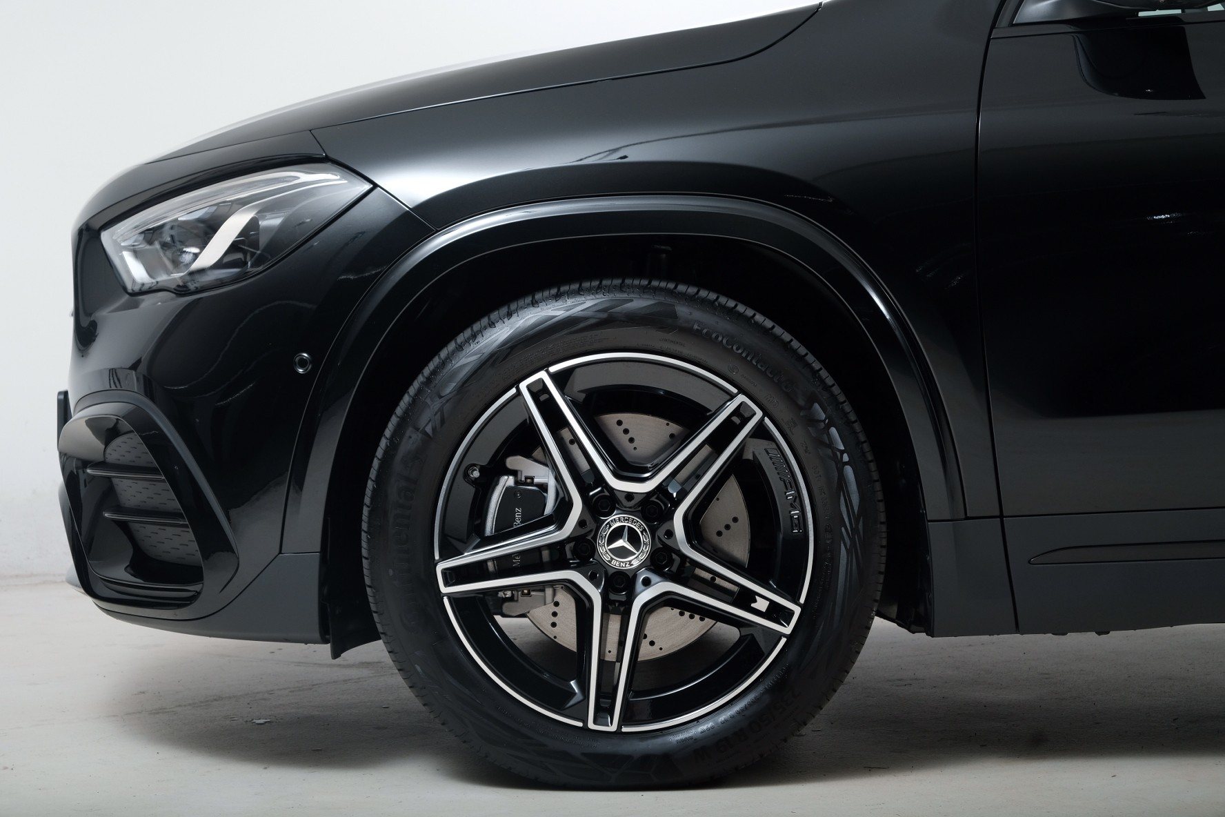 MERCEDES-BENZ GLA 250 4Matic 8G-DCT Swiss Star-image-2