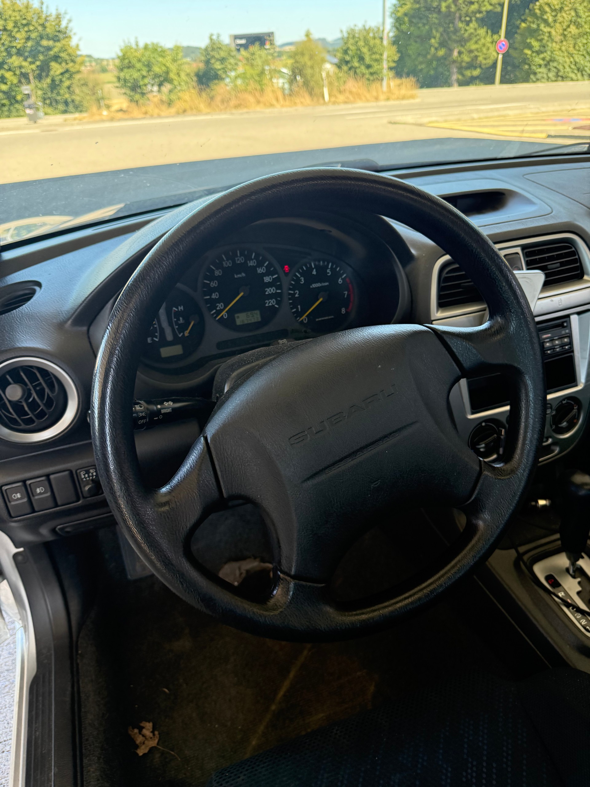 SUBARU Impreza 2.0-image-11