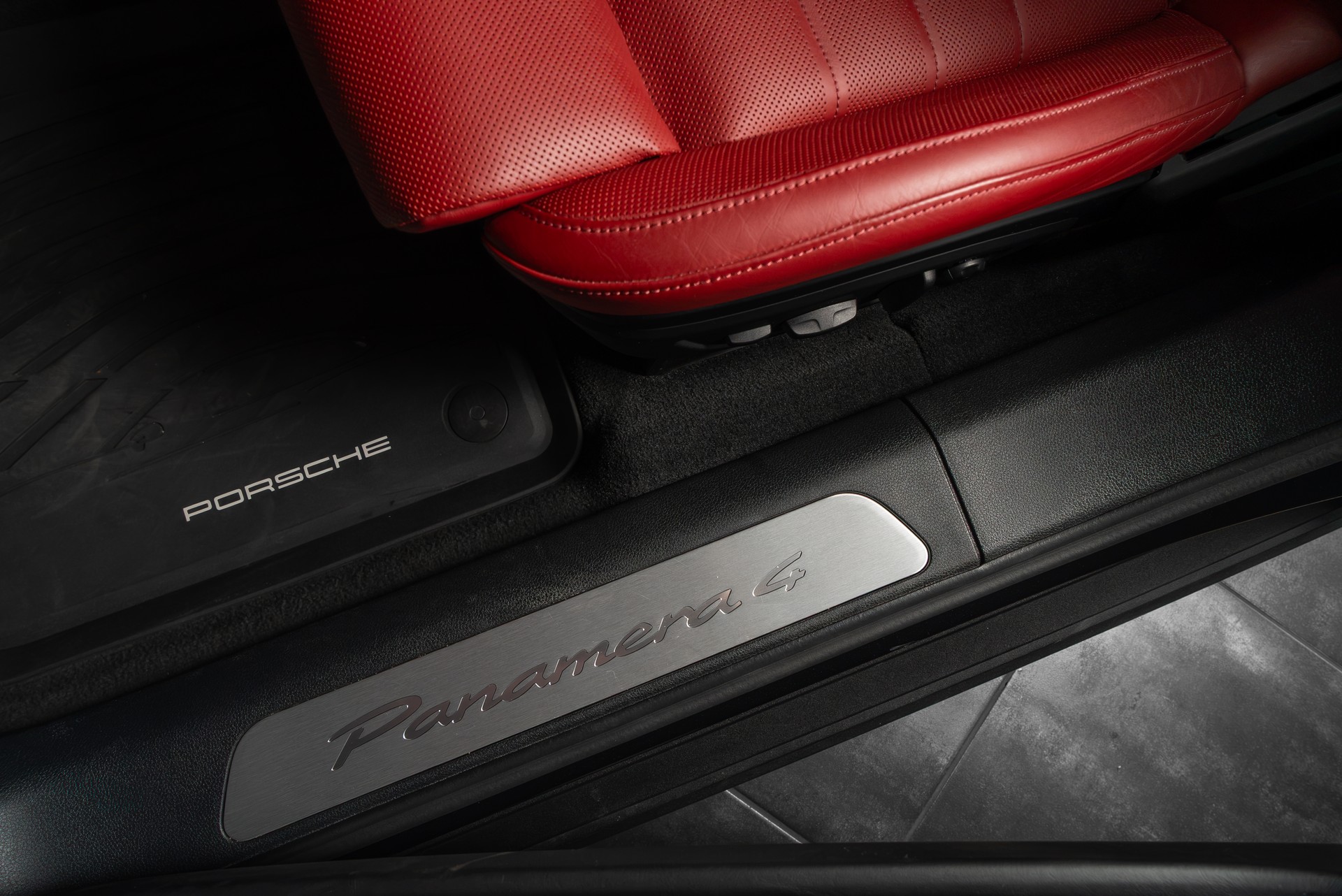 PORSCHE Panamera 4 PDK-image-12