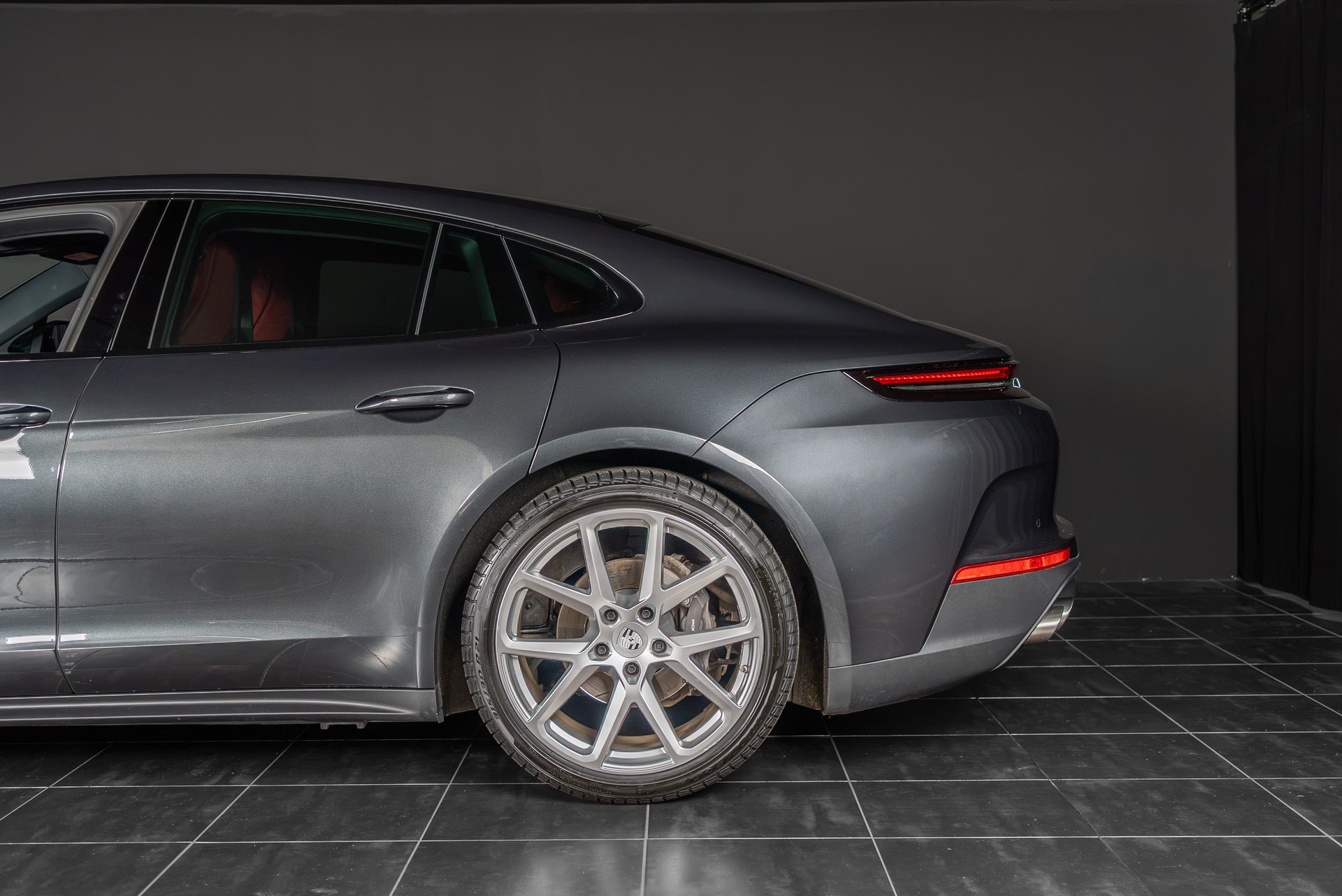 PORSCHE Panamera 4 PDK-image-3