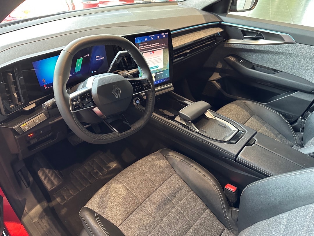 RENAULT Espace 1.2 E-Tech 200 Techno 7-Sitze-image-13