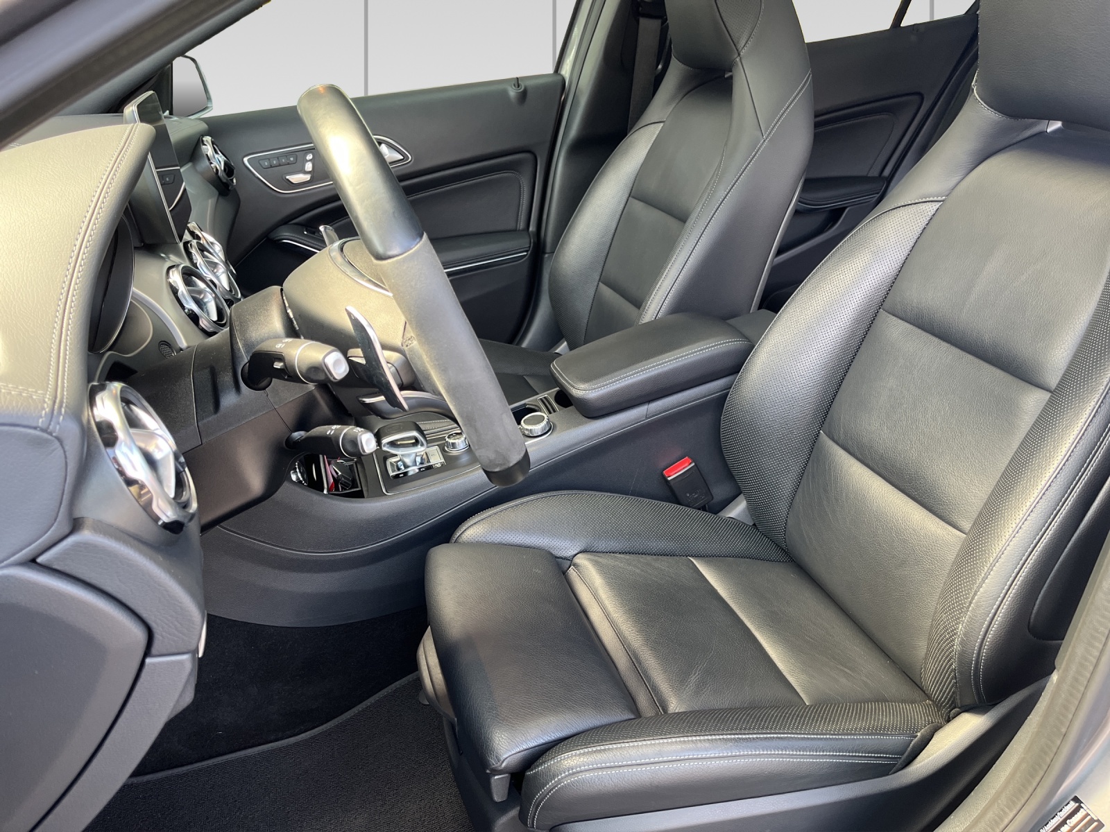 MERCEDES-BENZ GLA 45 AMG 4Matic 7G-DCT-image-6