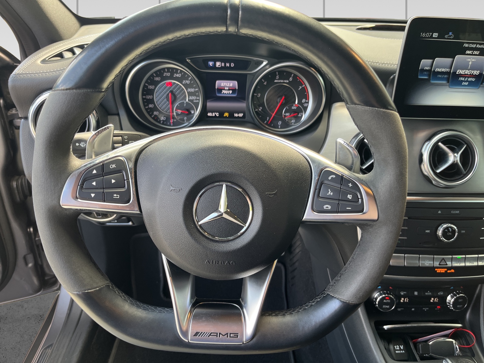 MERCEDES-BENZ GLA 45 AMG 4Matic 7G-DCT-image-8