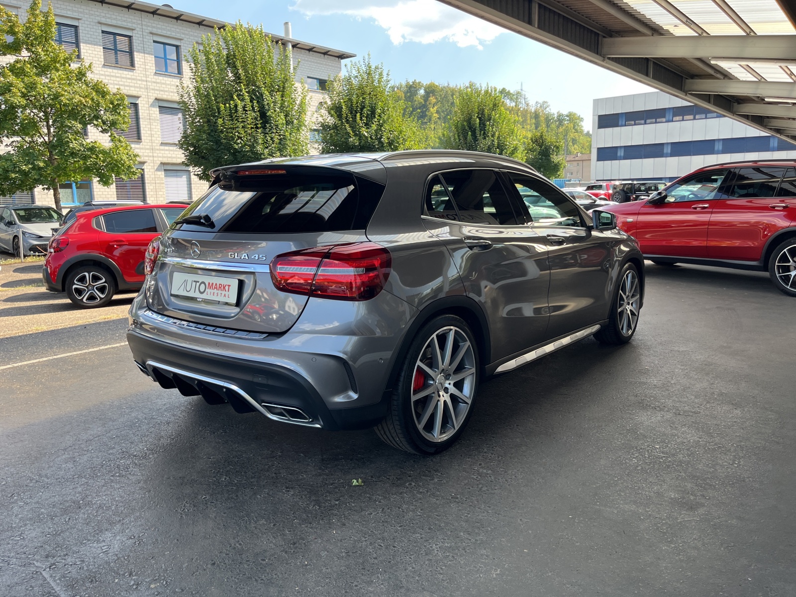 MERCEDES-BENZ GLA 45 AMG 4Matic 7G-DCT-image-4