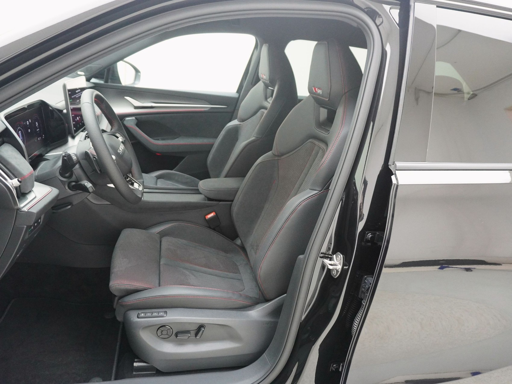 SKODA Kodiaq 2.0 TSI RS-image-12