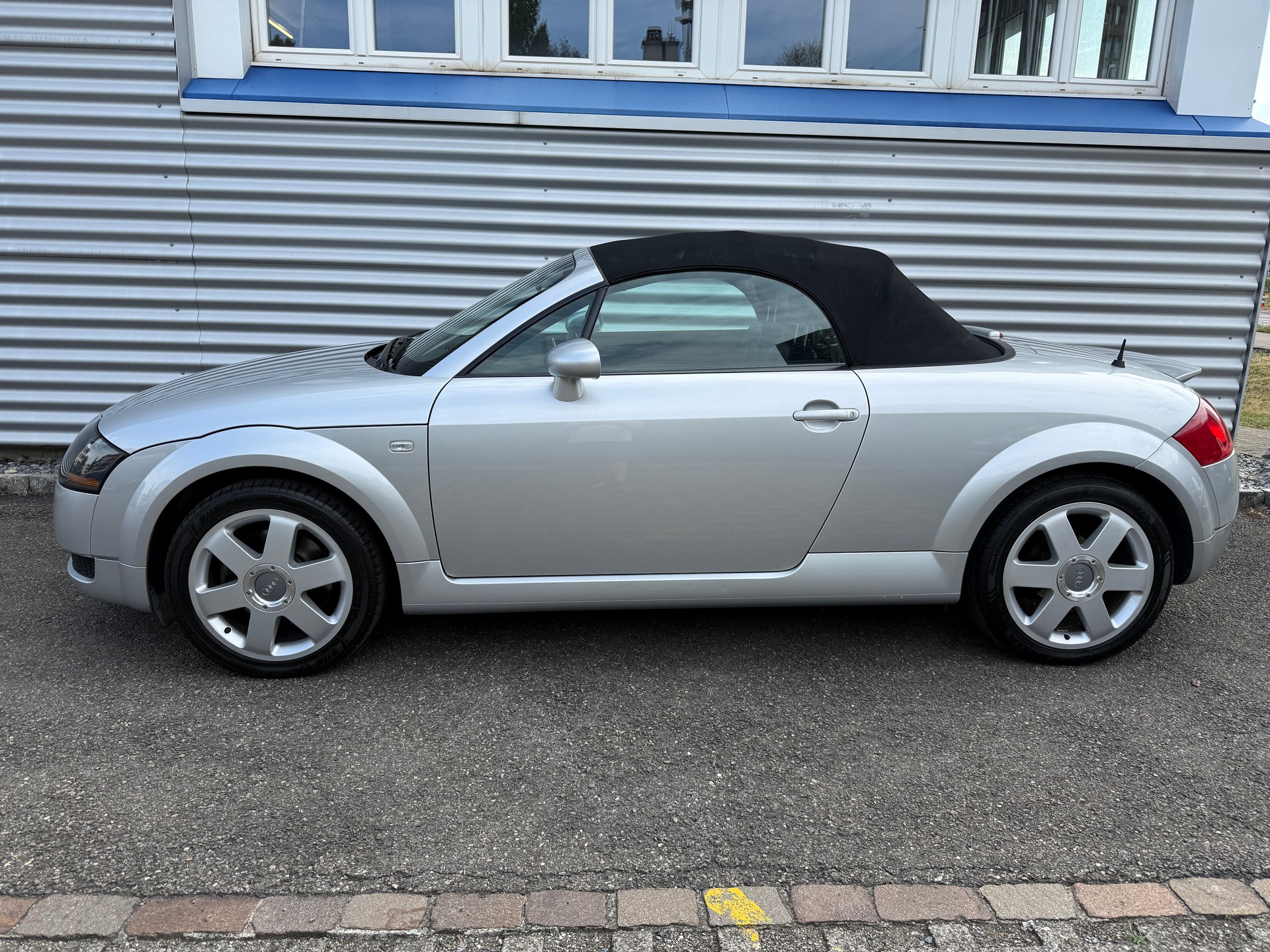 AUDI TT Roadster 1.8 T-image-2