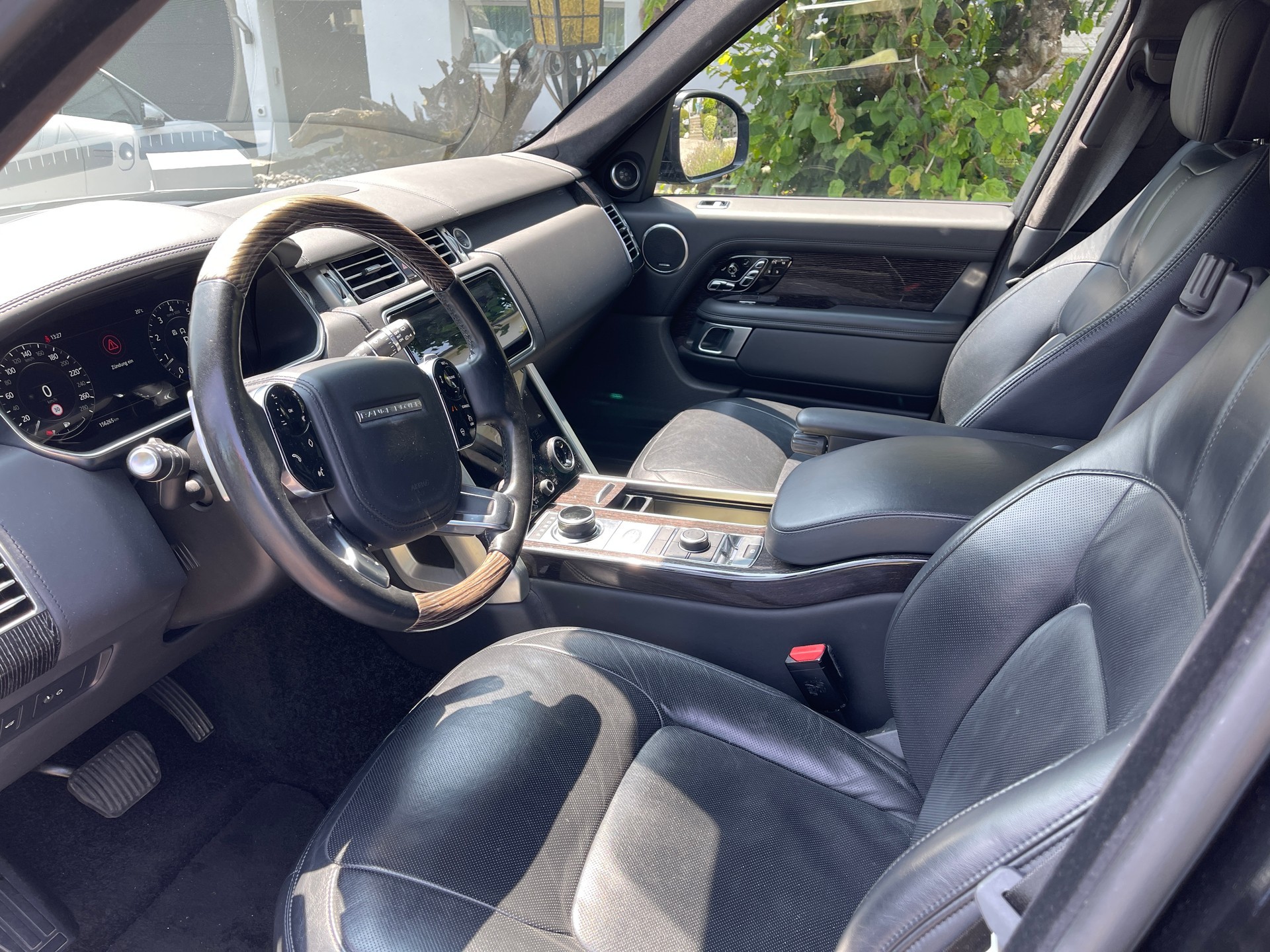 LAND ROVER 5.0 V8 SC Vogue Autobiography-image-3