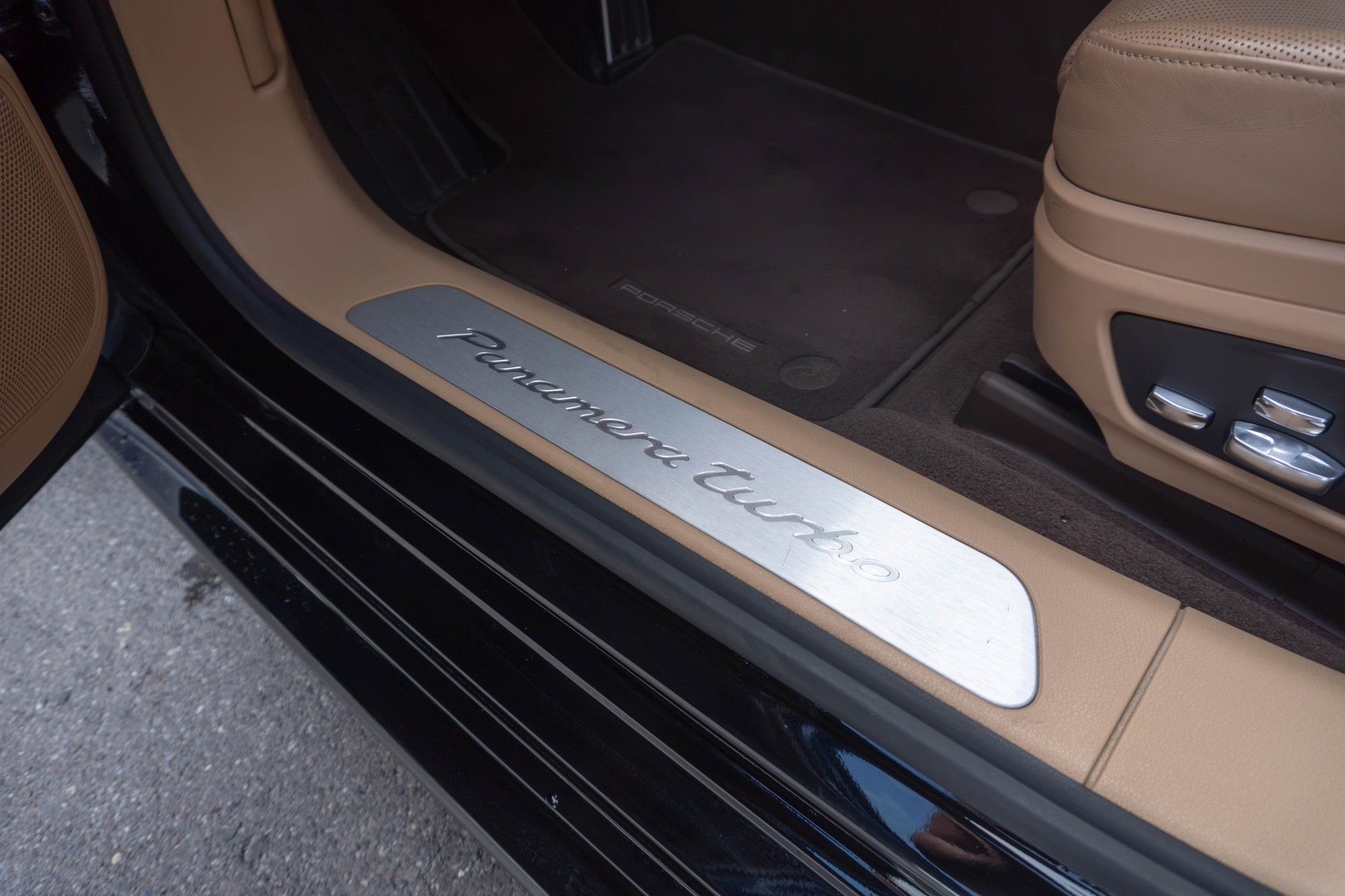 PORSCHE Panamera Turbo PDK-image-8