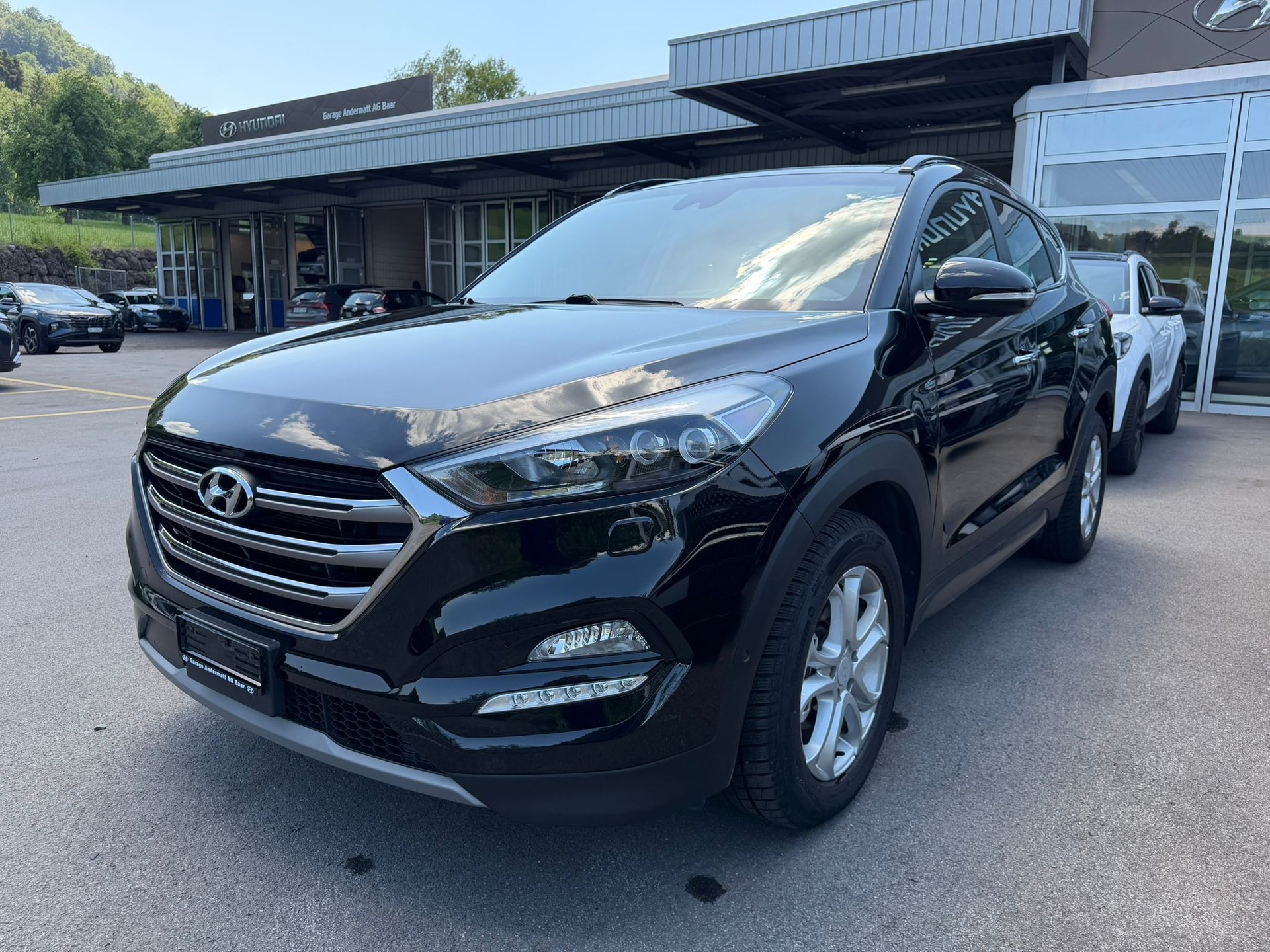 HYUNDAI Tucson 2.0 CRDI Vertex 4WD Automatic-image-2