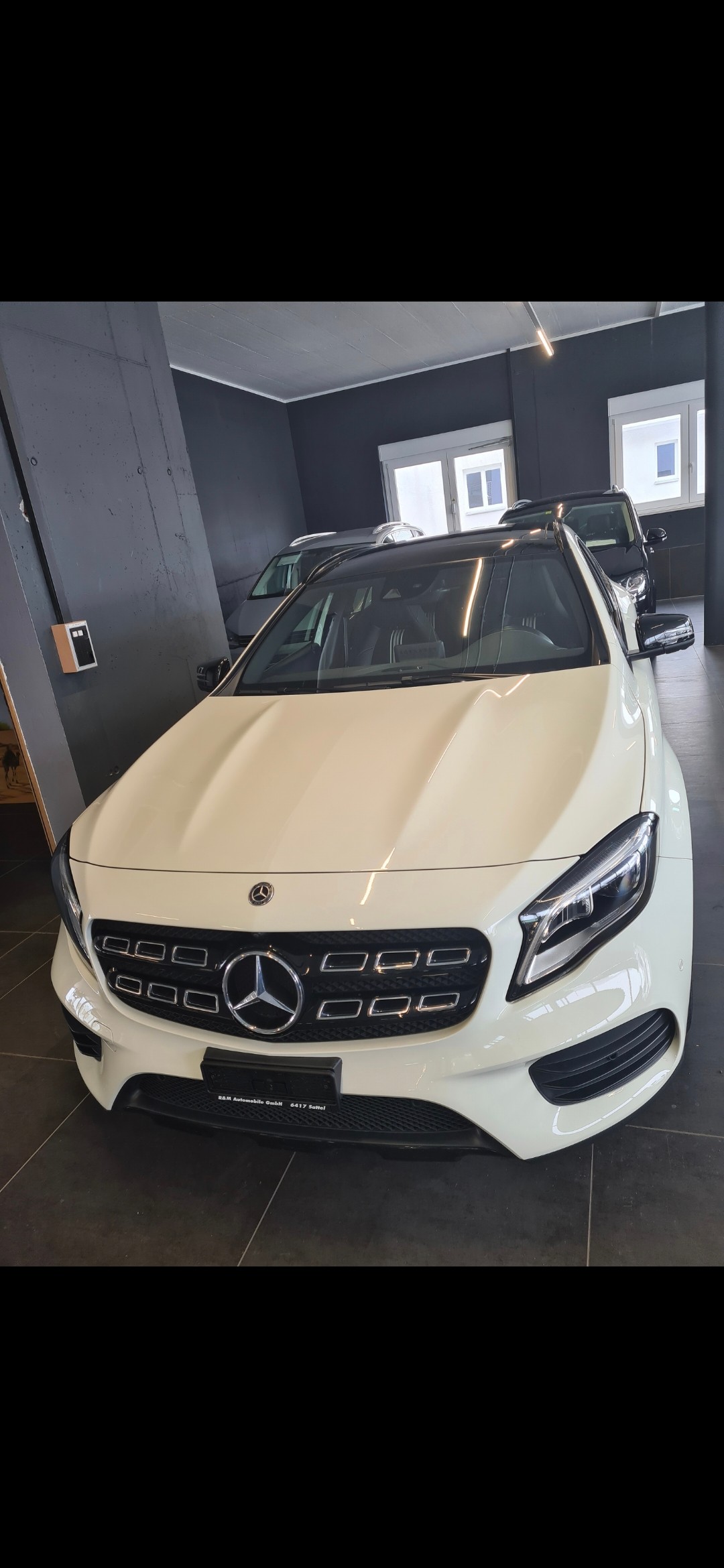 MERCEDES-BENZ GLA 250 AMG Line 4m-image-0