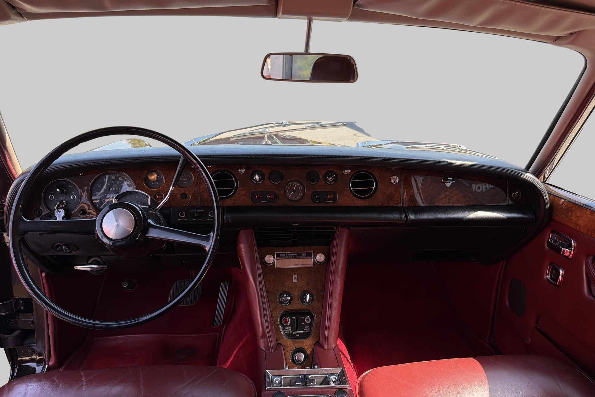 ROLLS-ROYCE Silver Shadow-image-16