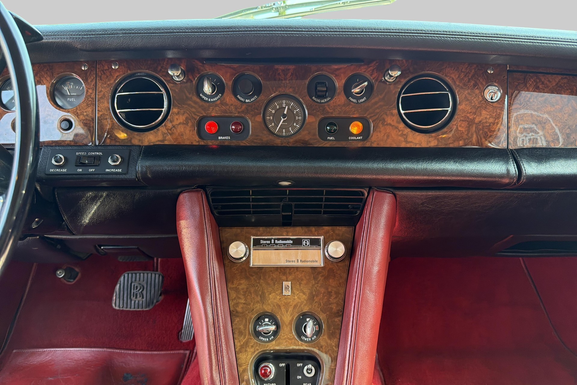 ROLLS-ROYCE Silver Shadow-image-11