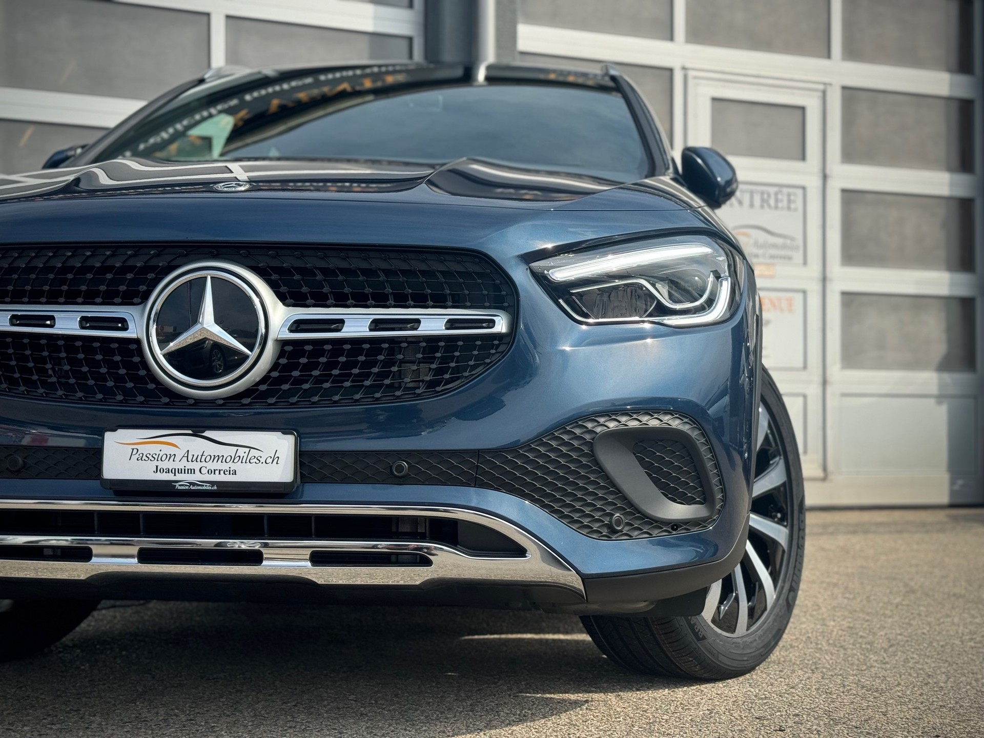 MERCEDES-BENZ GLA 180 Progressive 7G-DCT - Véhicule Suisse (CH)-image-4
