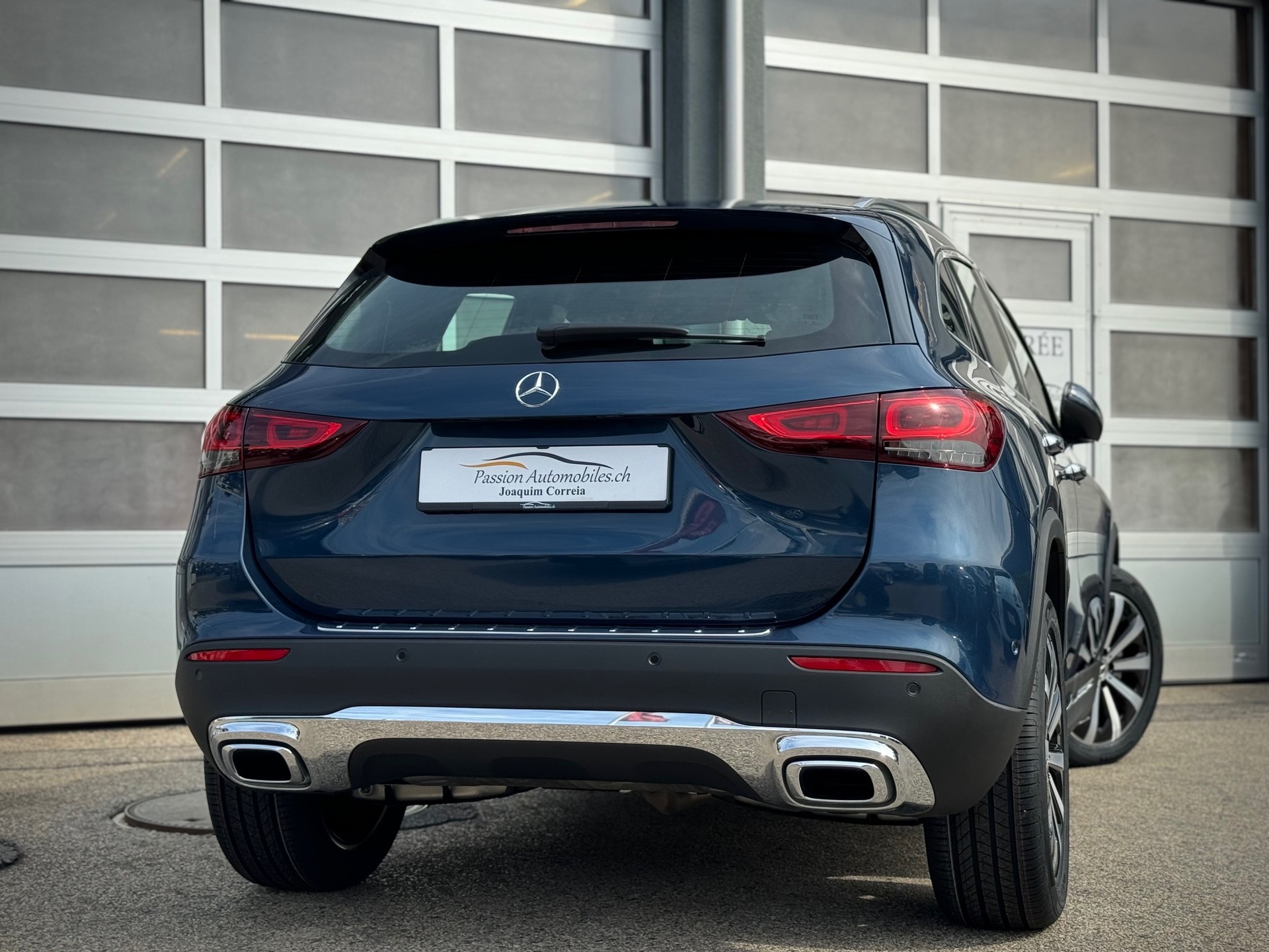 MERCEDES-BENZ GLA 180 Progressive 7G-DCT - Véhicule Suisse (CH)-image-1