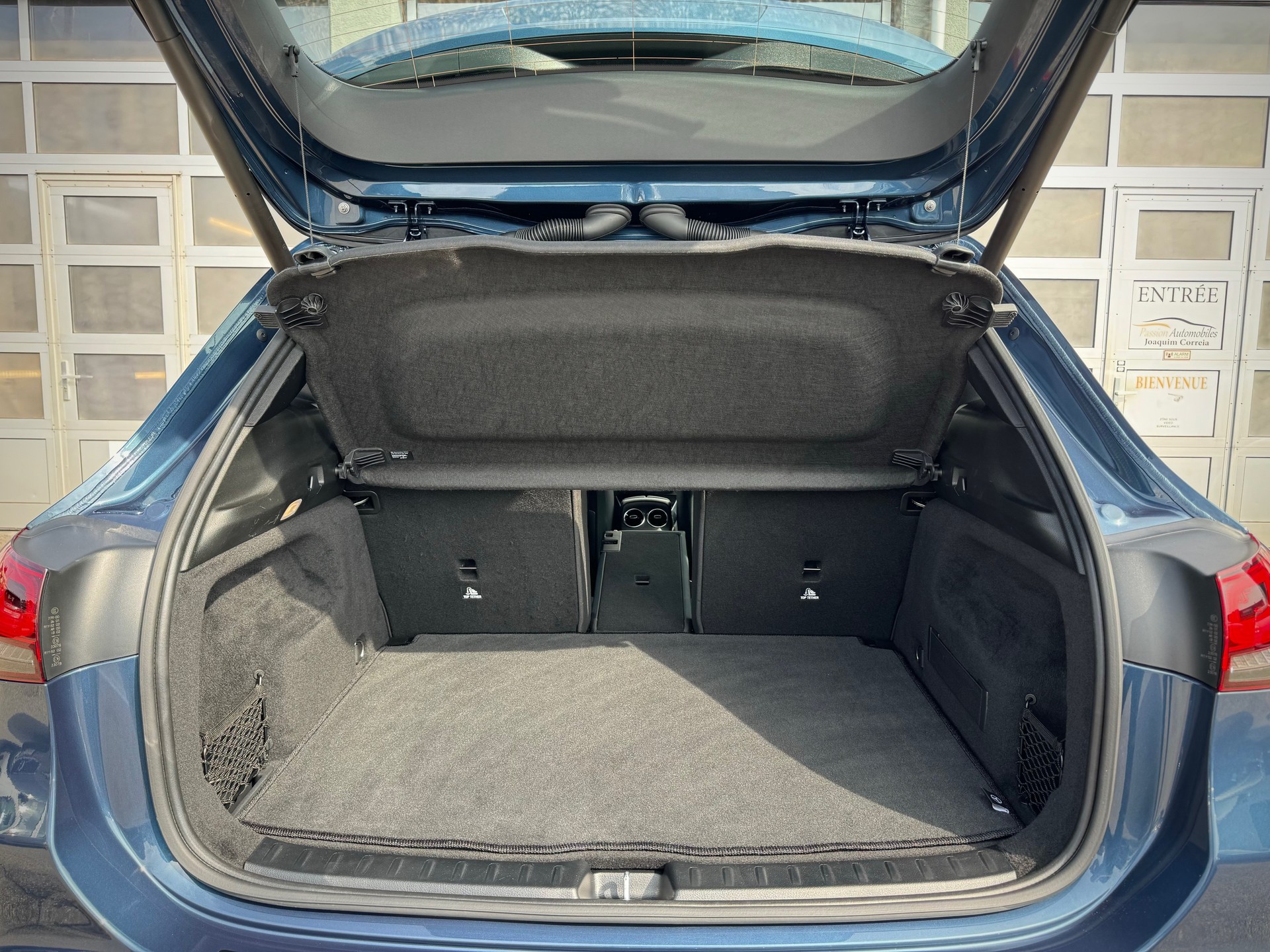 MERCEDES-BENZ GLA 180 Progressive 7G-DCT - Véhicule Suisse (CH)-image-15