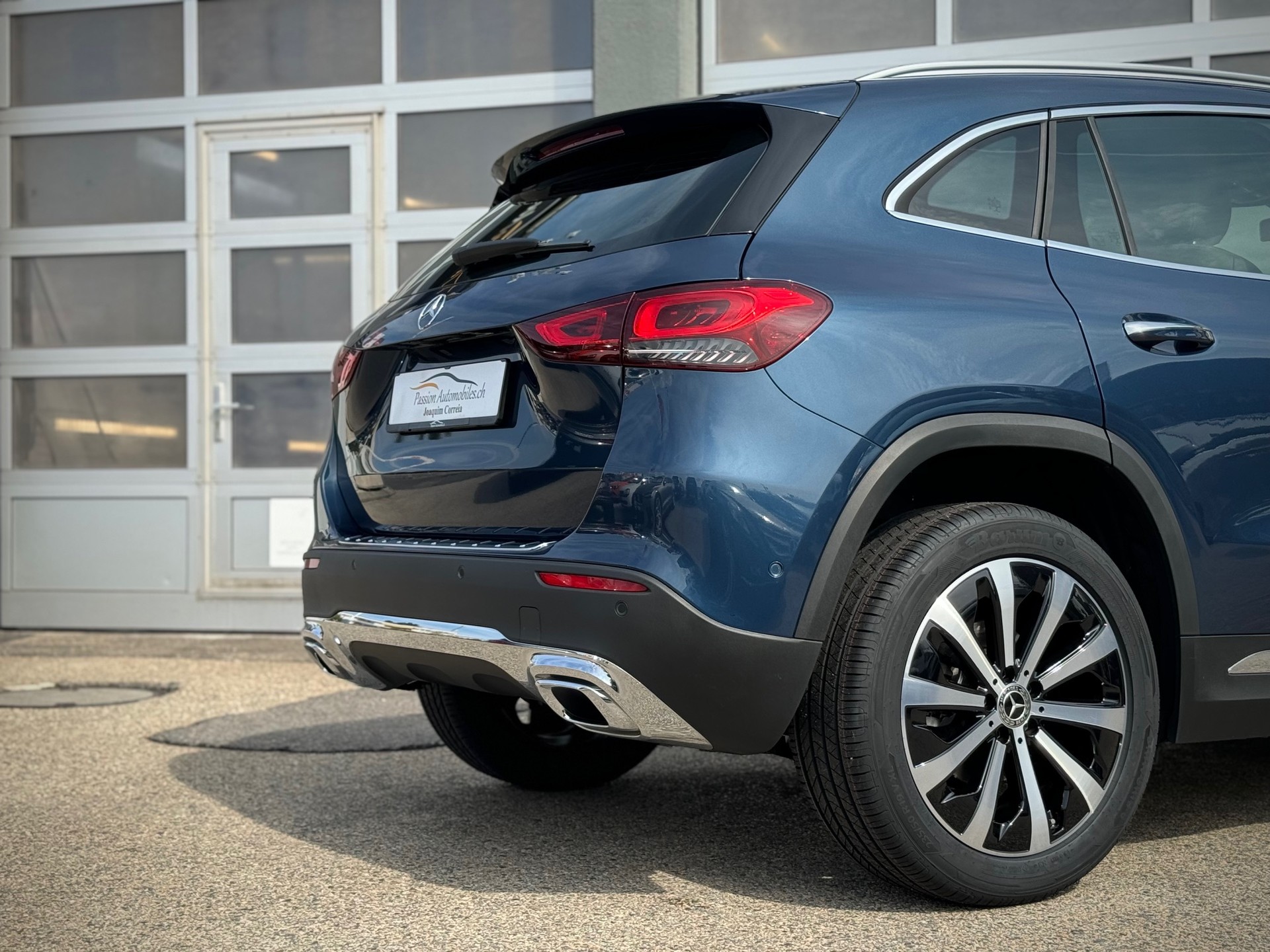 MERCEDES-BENZ GLA 180 Progressive 7G-DCT - Véhicule Suisse (CH)-image-3
