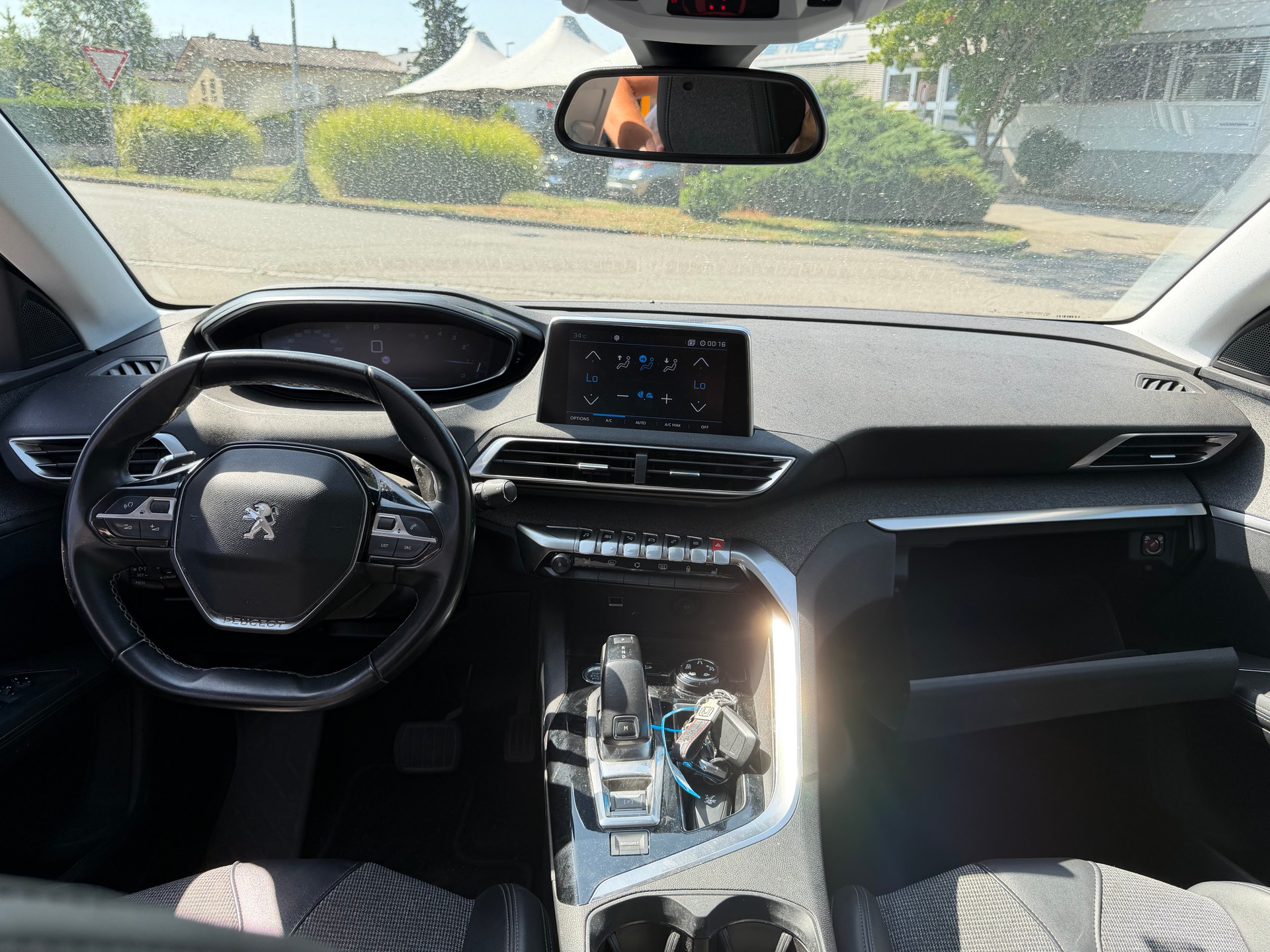 PEUGEOT 3008 1.2 PureTech Allure EAT-image-8