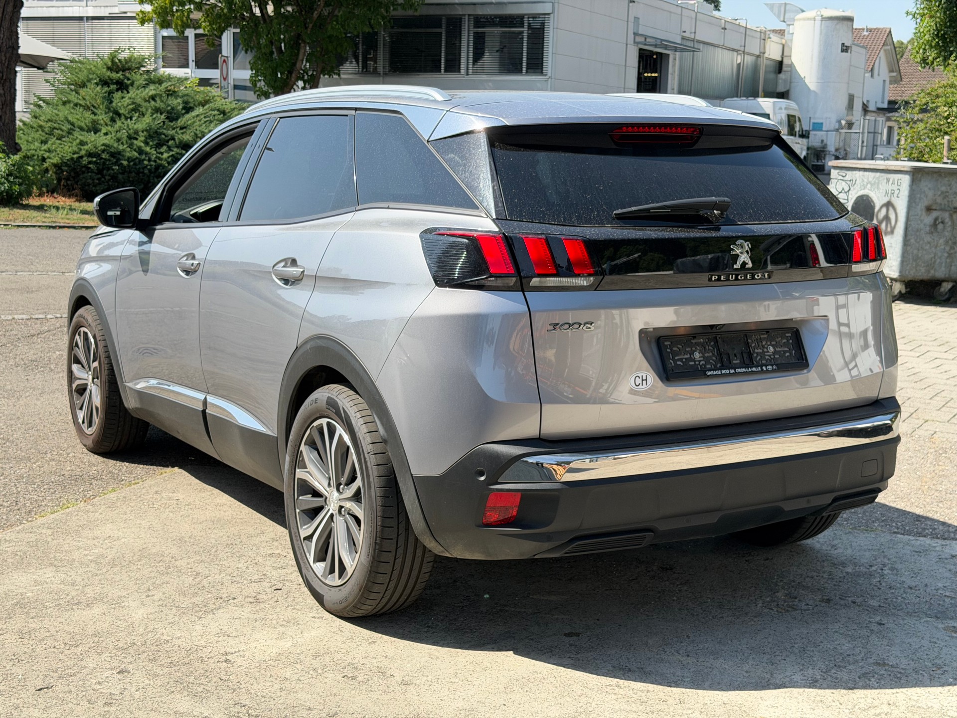 PEUGEOT 3008 1.2 PureTech Allure EAT-image-4