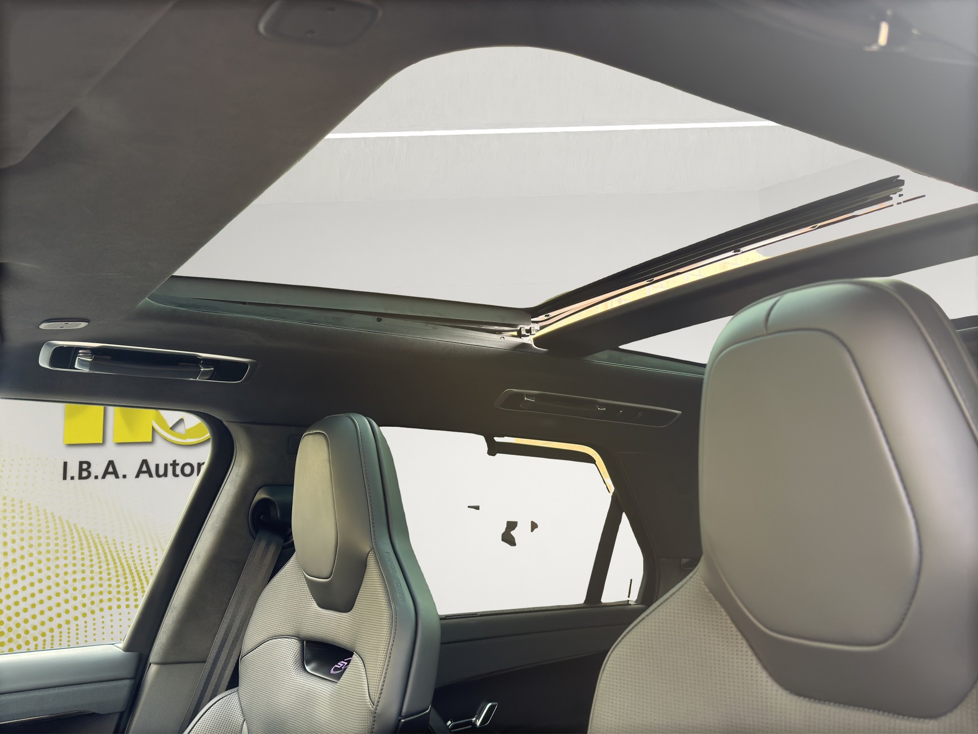 LAND ROVER RR Sport P635 Edition TWO Carbon-image-18