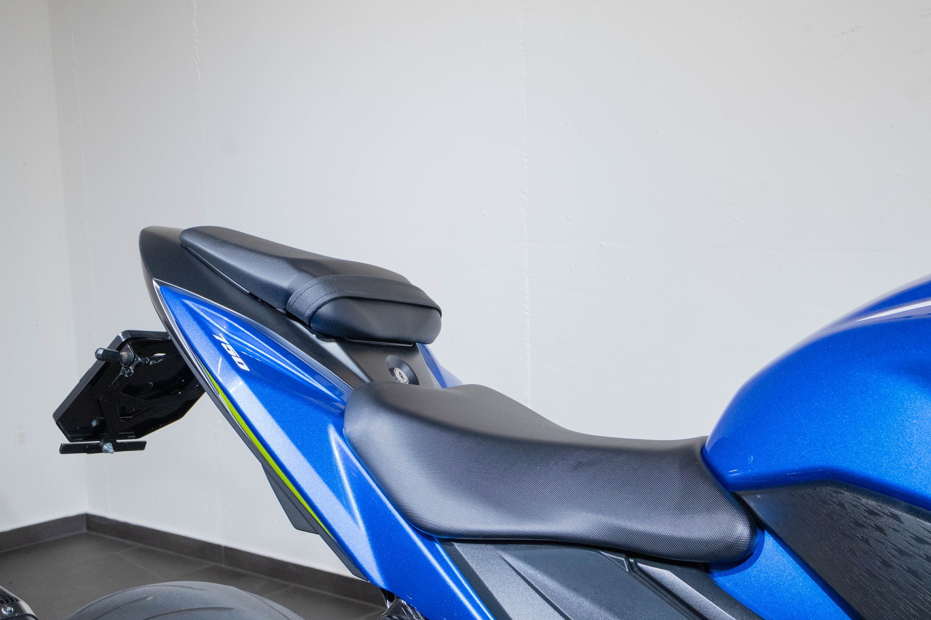 SUZUKI GSX-S 750 L7-M0-image-10